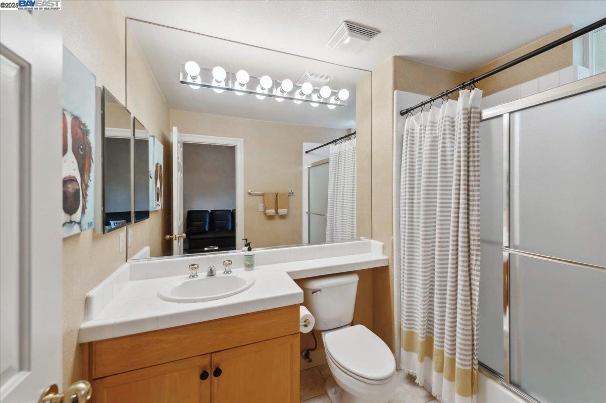 Detail Gallery Image 14 of 54 For 3761 Smallwood Court, Pleasanton,  CA 94566 - 5 Beds | 3/1 Baths