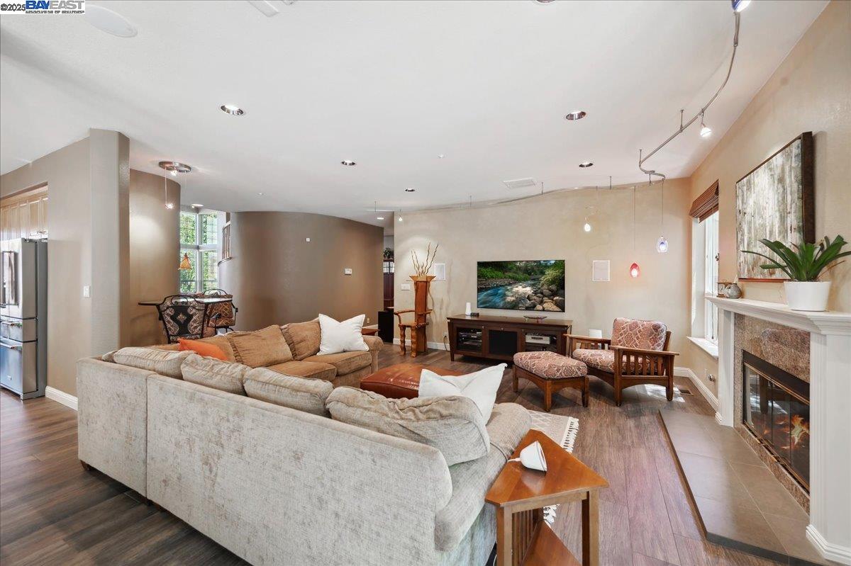 Detail Gallery Image 19 of 54 For 3761 Smallwood Court, Pleasanton,  CA 94566 - 5 Beds | 3/1 Baths