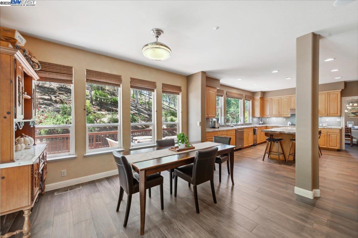 Detail Gallery Image 20 of 54 For 3761 Smallwood Court, Pleasanton,  CA 94566 - 5 Beds | 3/1 Baths