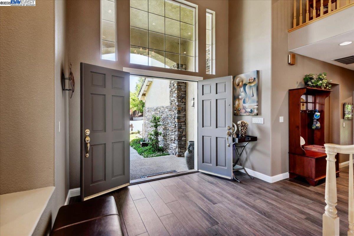 Detail Gallery Image 3 of 54 For 3761 Smallwood Court, Pleasanton,  CA 94566 - 5 Beds | 3/1 Baths