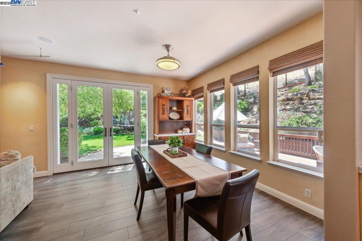 Detail Gallery Image 21 of 54 For 3761 Smallwood Court, Pleasanton,  CA 94566 - 5 Beds | 3/1 Baths