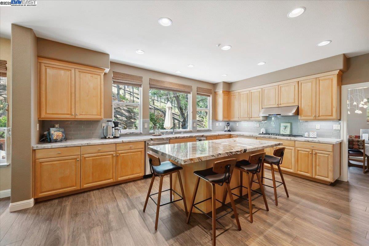 Detail Gallery Image 22 of 54 For 3761 Smallwood Court, Pleasanton,  CA 94566 - 5 Beds | 3/1 Baths