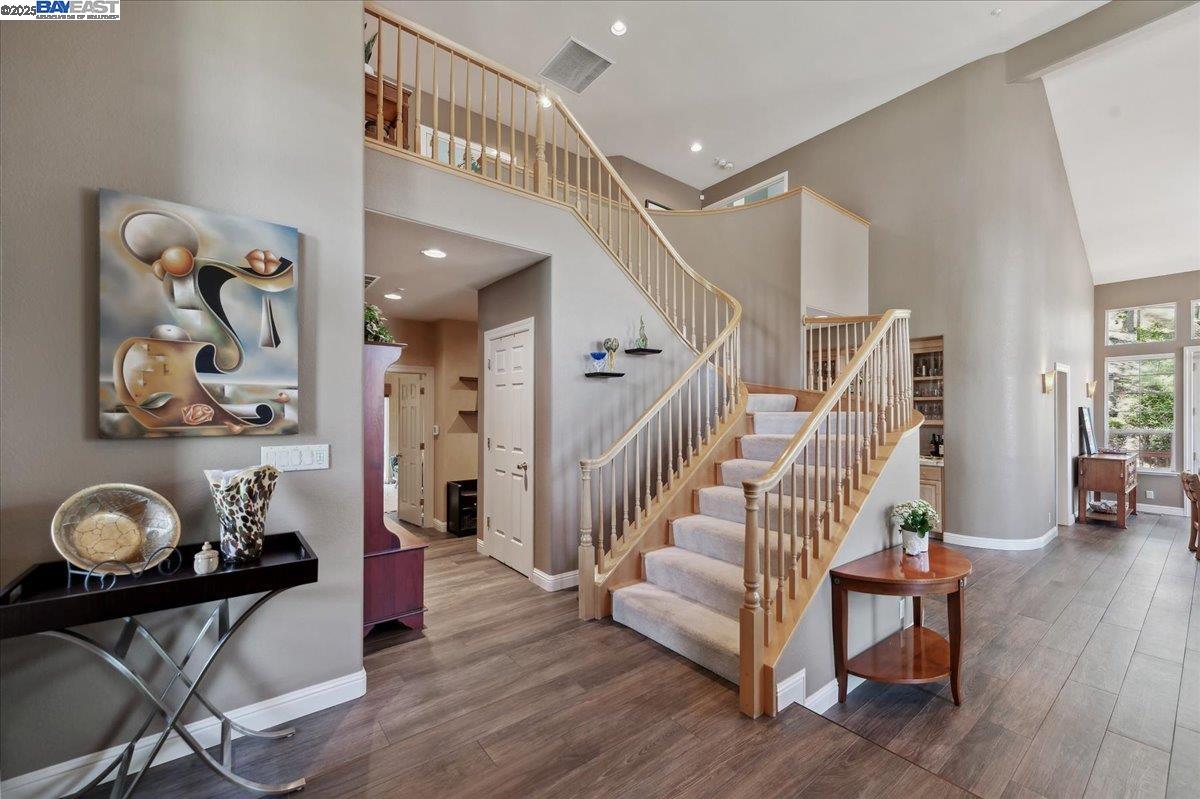 Detail Gallery Image 4 of 54 For 3761 Smallwood Court, Pleasanton,  CA 94566 - 5 Beds | 3/1 Baths