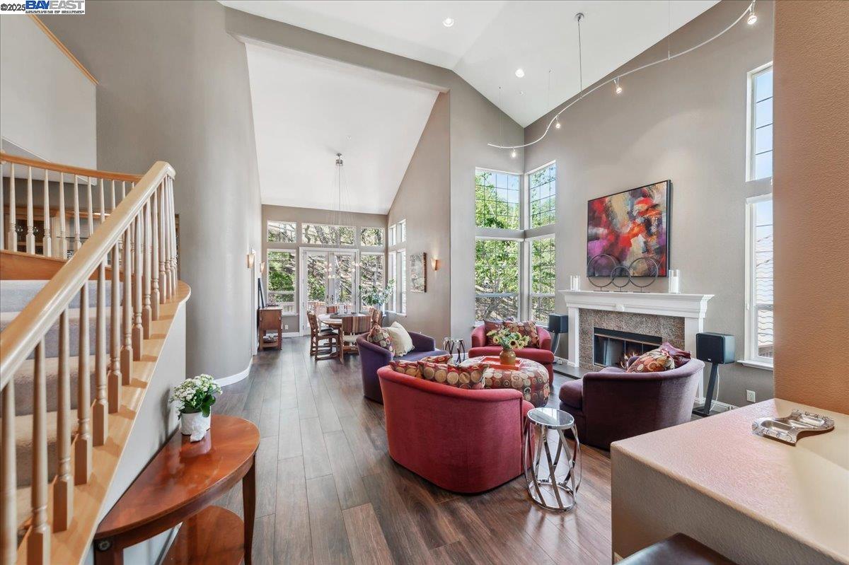 Detail Gallery Image 6 of 54 For 3761 Smallwood Court, Pleasanton,  CA 94566 - 5 Beds | 3/1 Baths