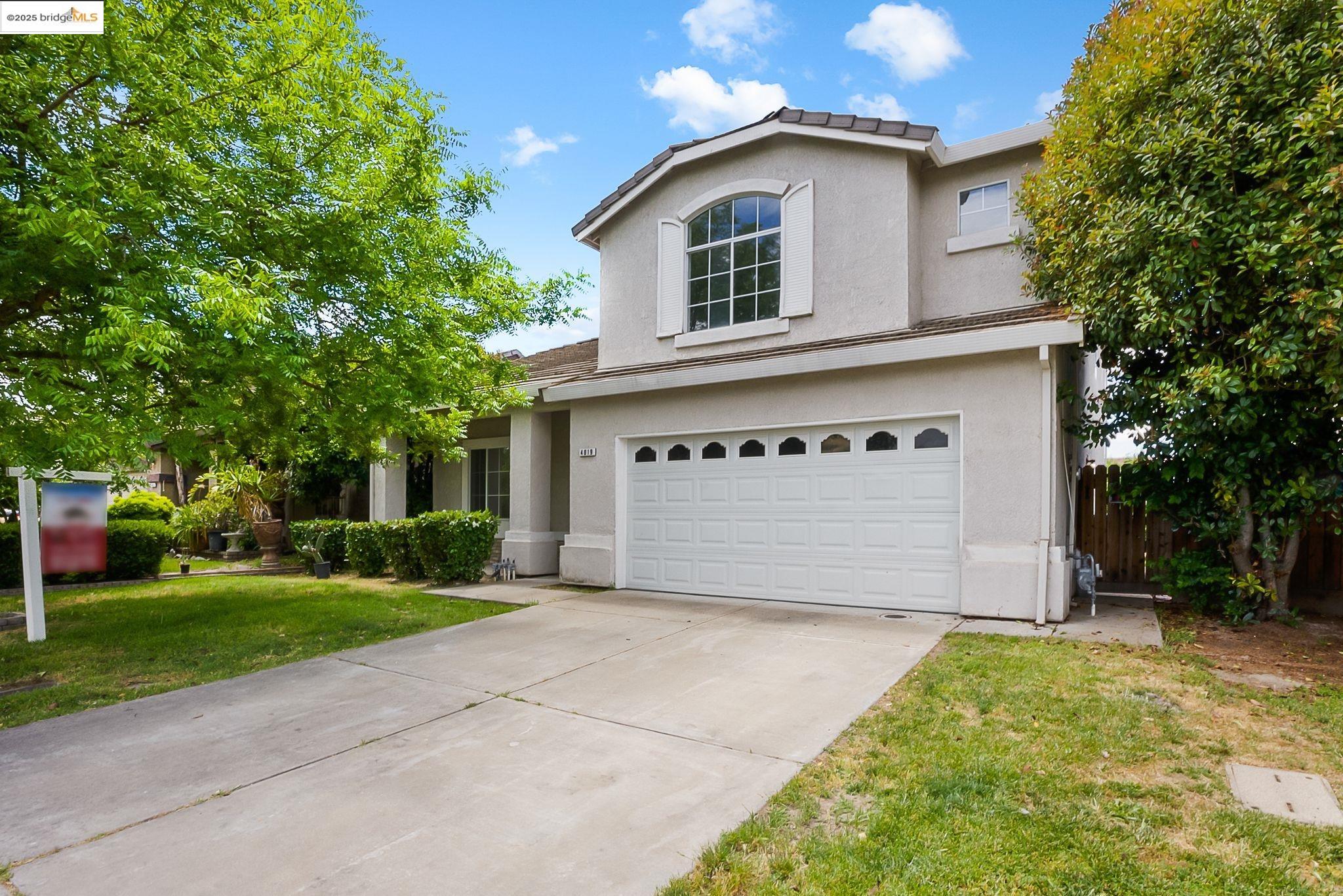 Detail Gallery Image 1 of 29 For 4019 Villa Gomez Ln, Stockton,  CA 95206 - 4 Beds | 3 Baths