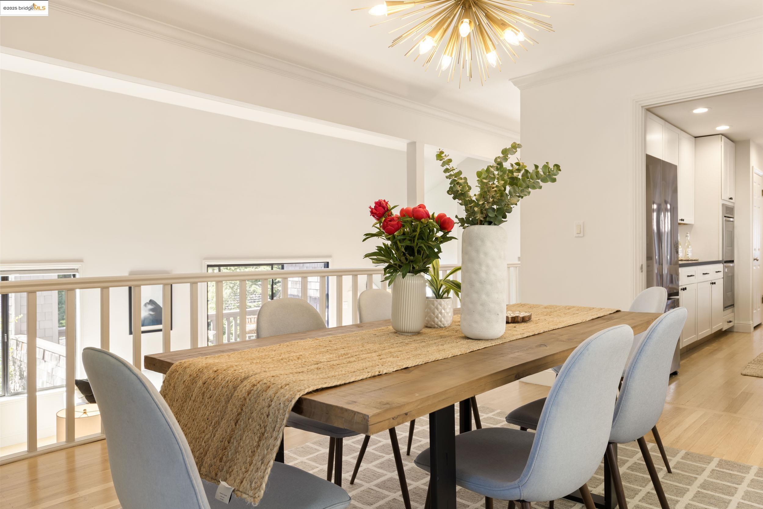 Detail Gallery Image 14 of 44 For 1721 Trestle Glen Rd, Oakland,  CA 94610 - 6 Beds | 4 Baths