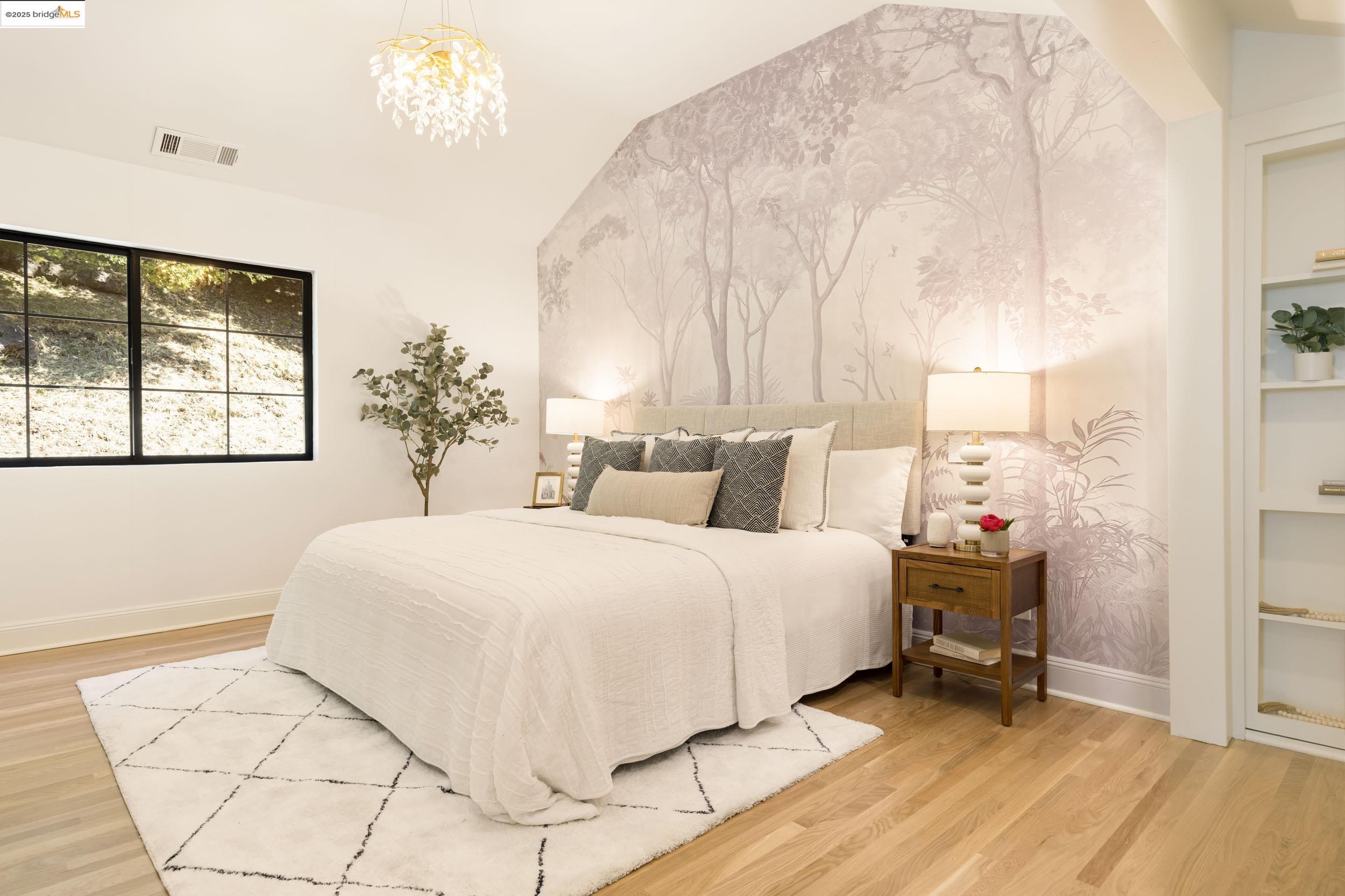Detail Gallery Image 29 of 44 For 1721 Trestle Glen Rd, Oakland,  CA 94610 - 6 Beds | 4 Baths