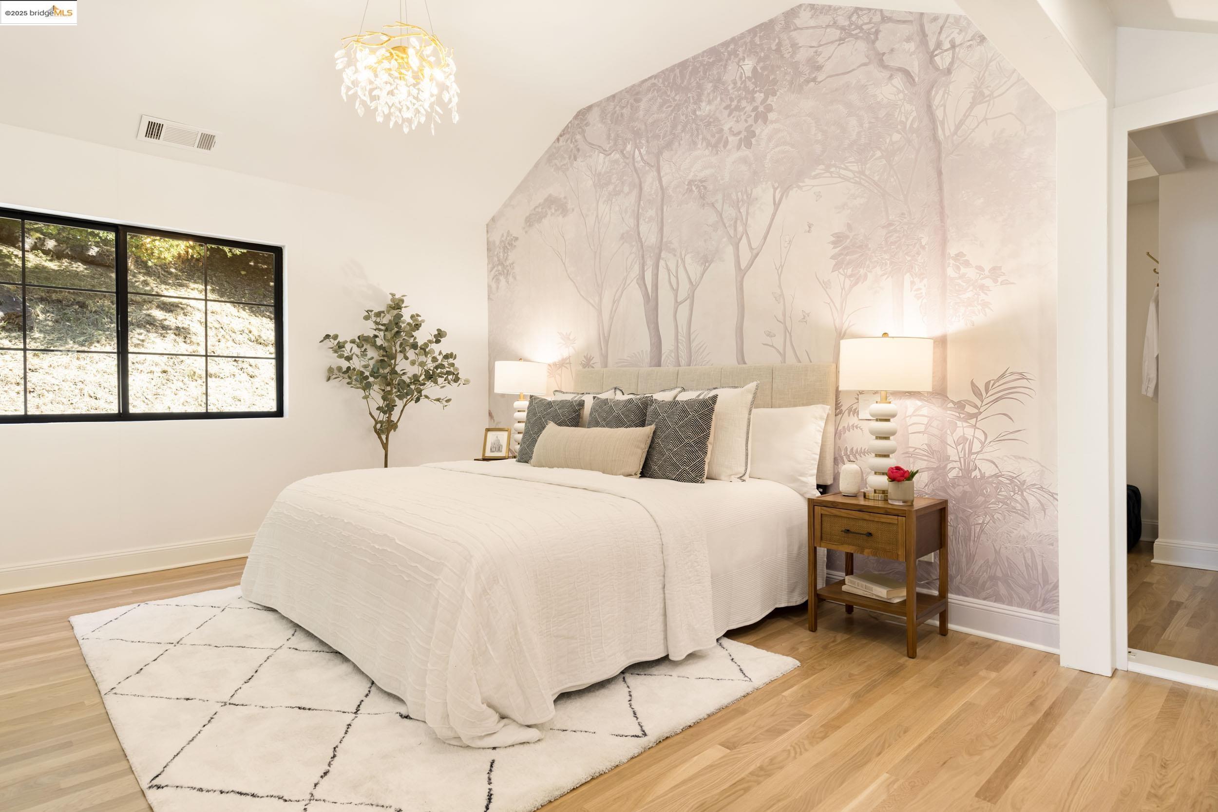 Detail Gallery Image 31 of 44 For 1721 Trestle Glen Rd, Oakland,  CA 94610 - 6 Beds | 4 Baths
