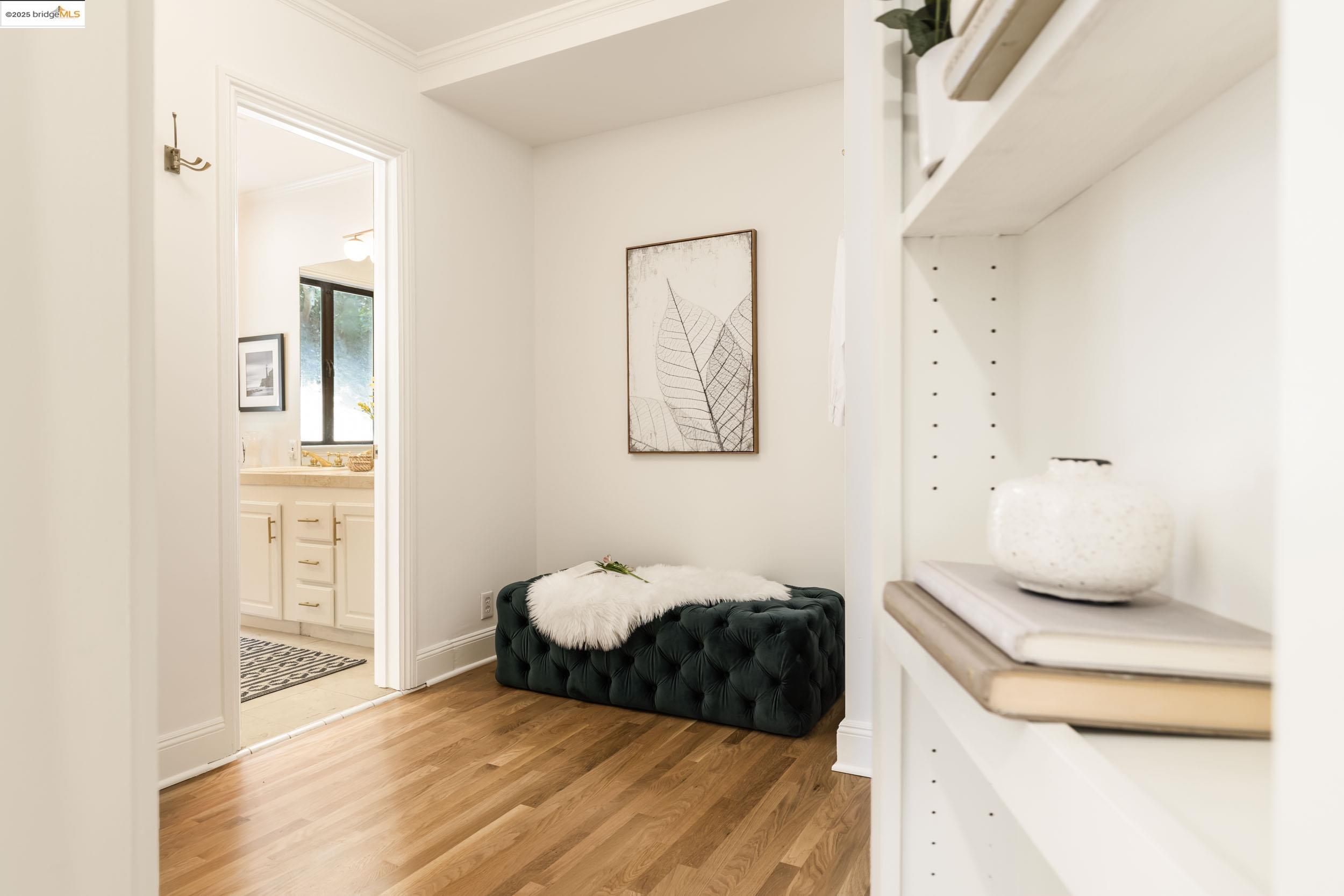 Detail Gallery Image 32 of 44 For 1721 Trestle Glen Rd, Oakland,  CA 94610 - 6 Beds | 4 Baths