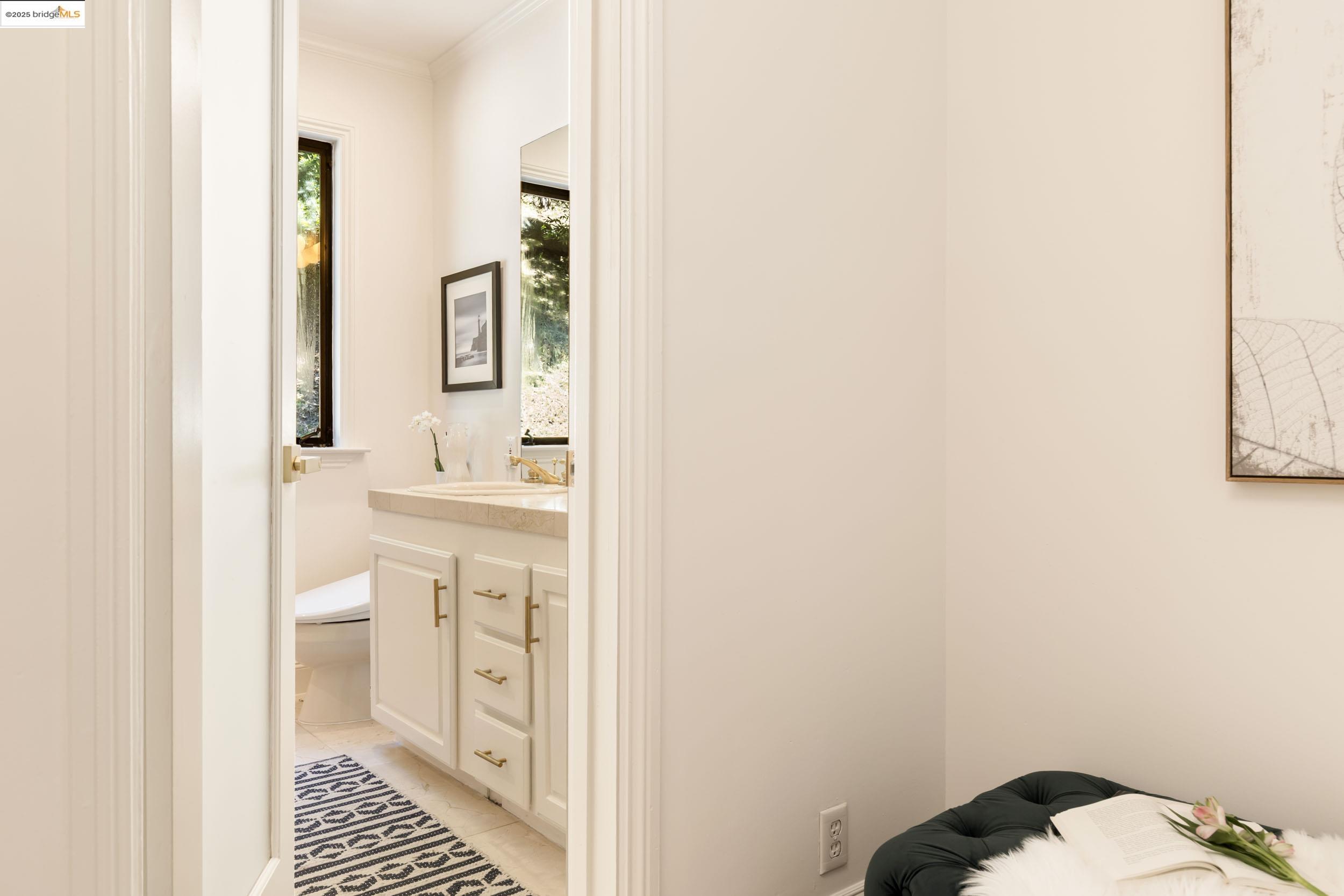 Detail Gallery Image 34 of 44 For 1721 Trestle Glen Rd, Oakland,  CA 94610 - 6 Beds | 4 Baths