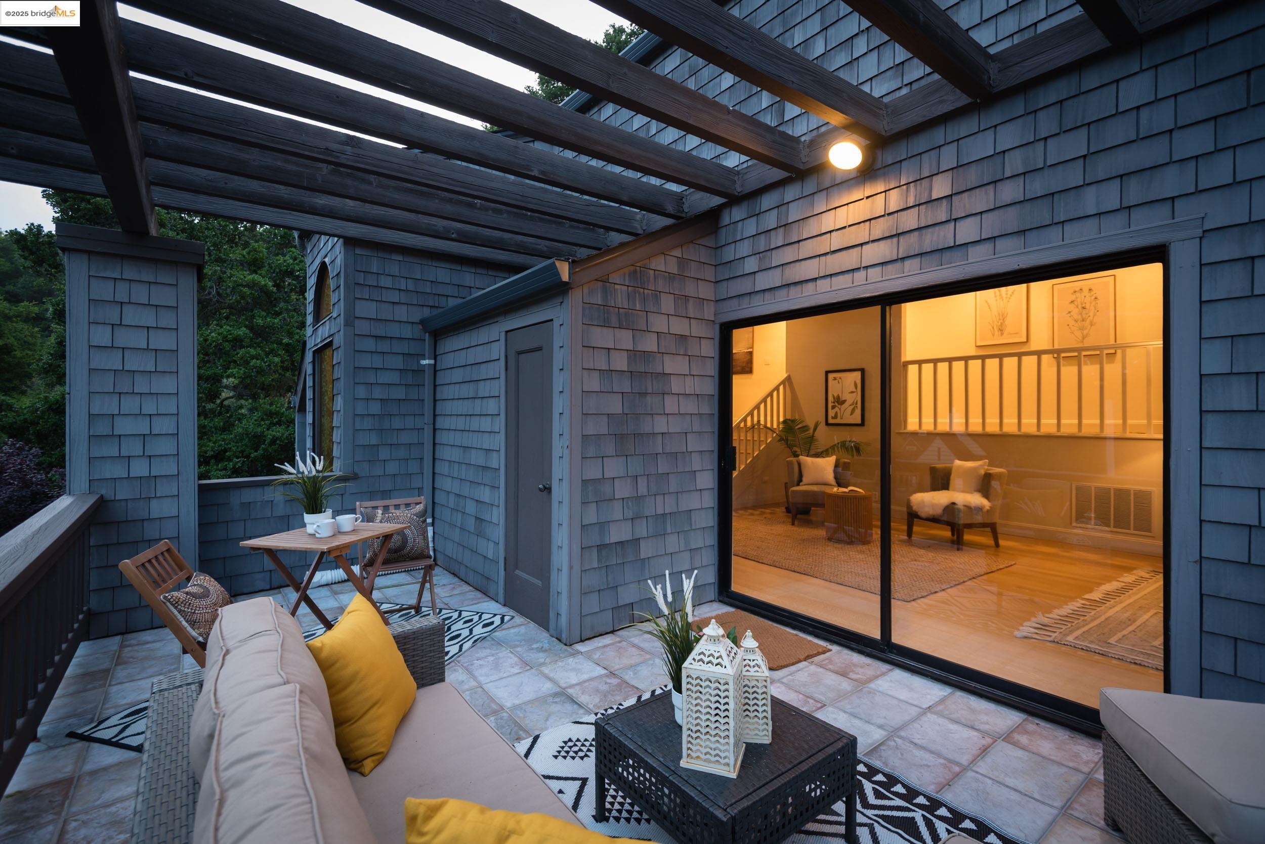 Detail Gallery Image 43 of 44 For 1721 Trestle Glen Rd, Oakland,  CA 94610 - 6 Beds | 4 Baths