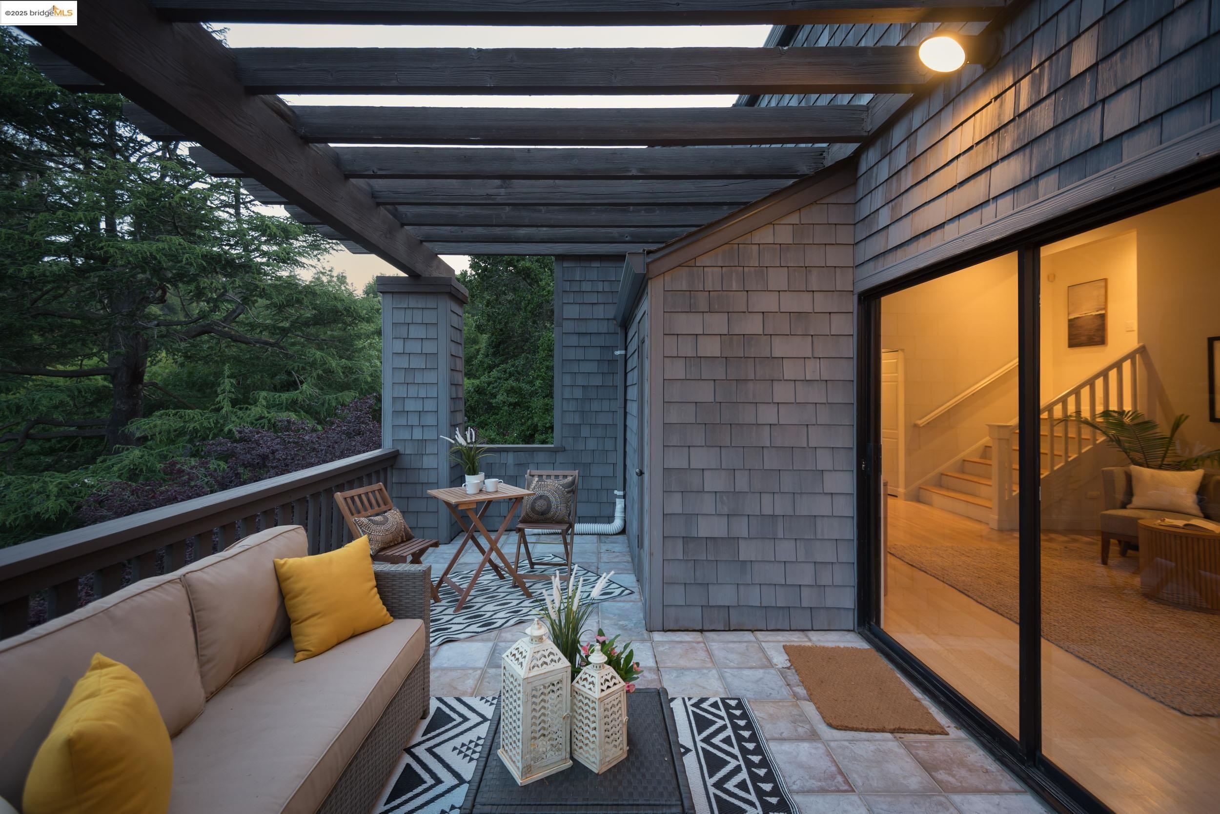 Detail Gallery Image 44 of 44 For 1721 Trestle Glen Rd, Oakland,  CA 94610 - 6 Beds | 4 Baths