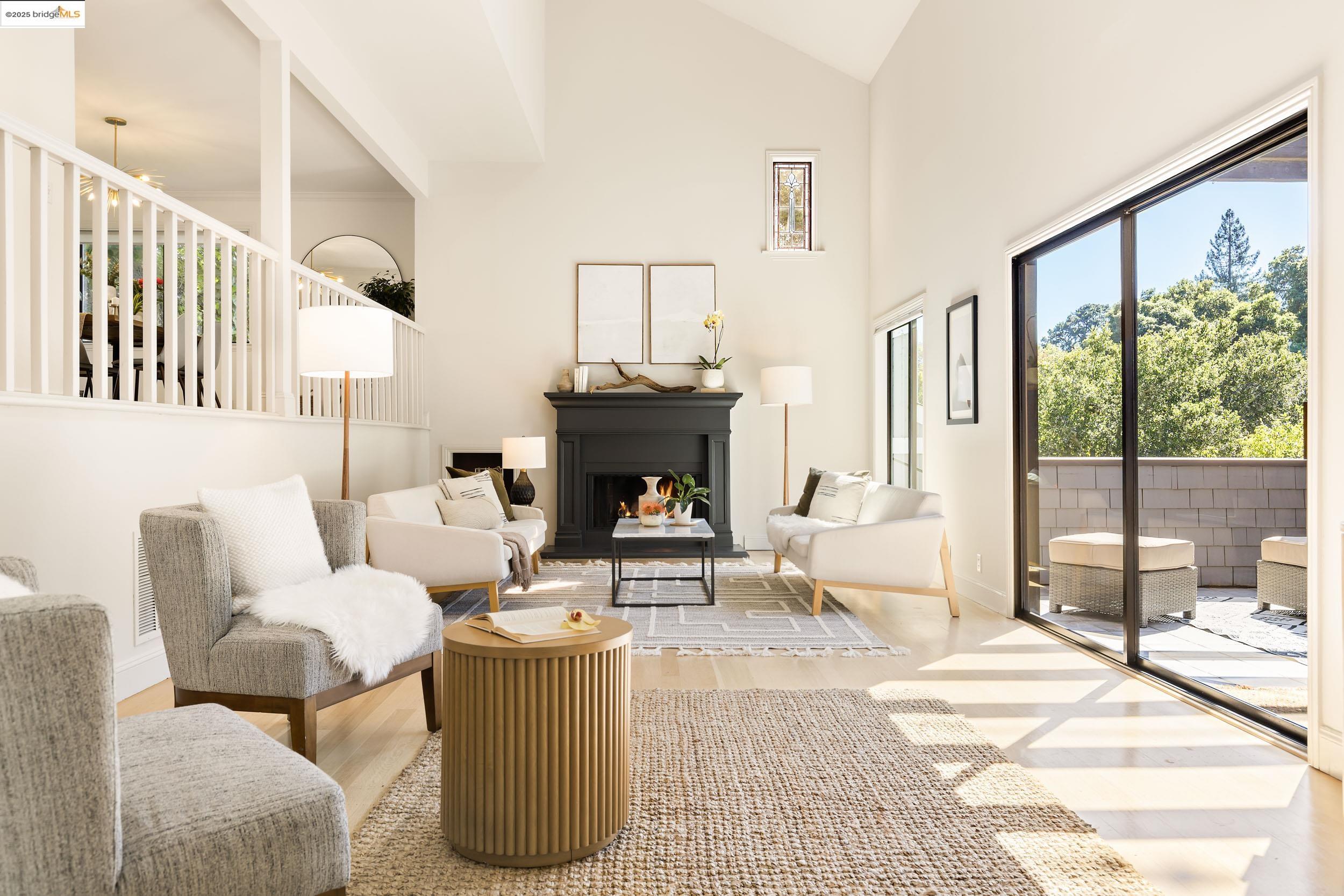 Detail Gallery Image 5 of 44 For 1721 Trestle Glen Rd, Oakland,  CA 94610 - 6 Beds | 4 Baths