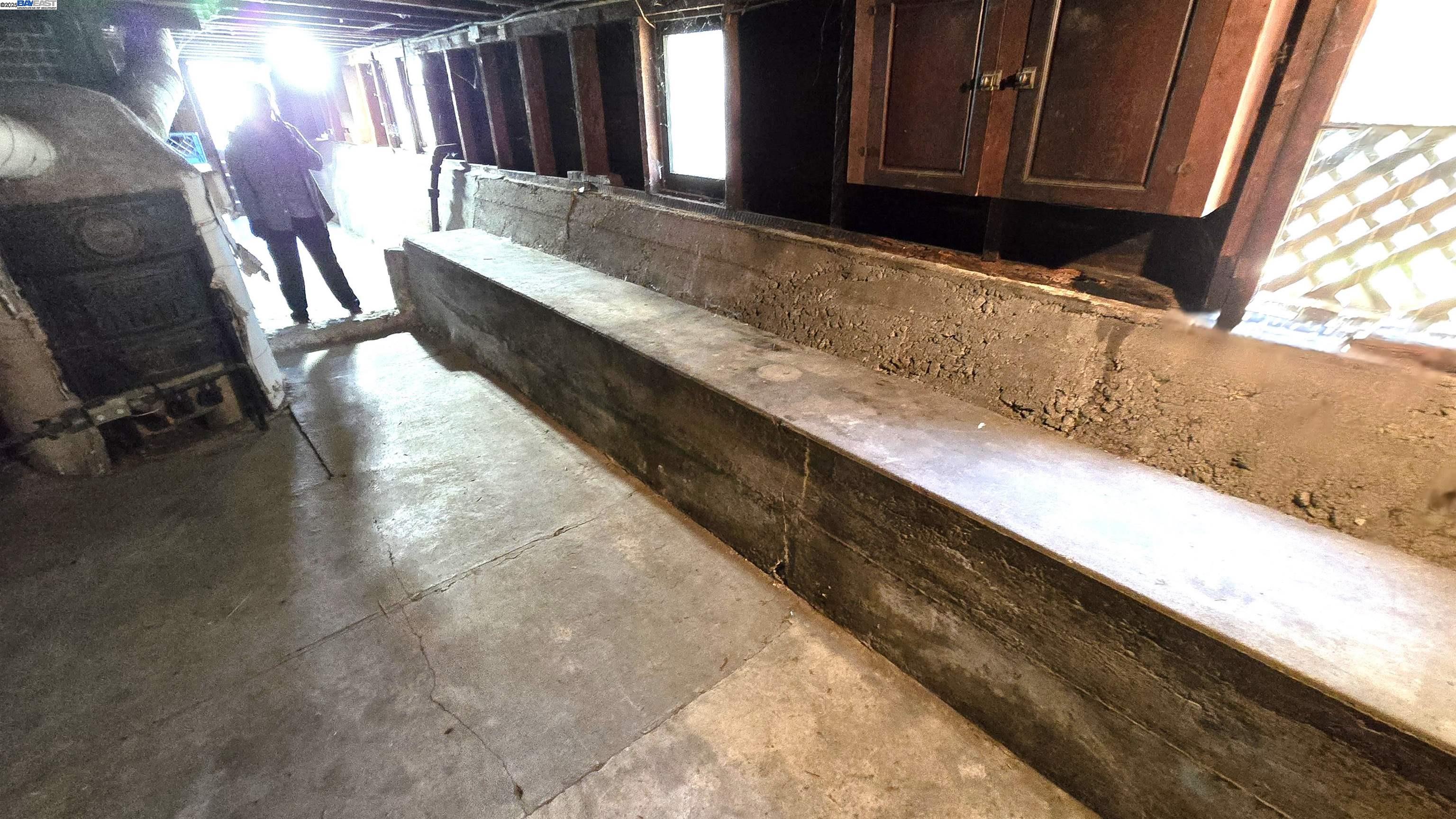 Detail Gallery Image 40 of 41 For 3020 E. 19th St, Oakland,  CA 94601 - 6 Beds | 4 Baths