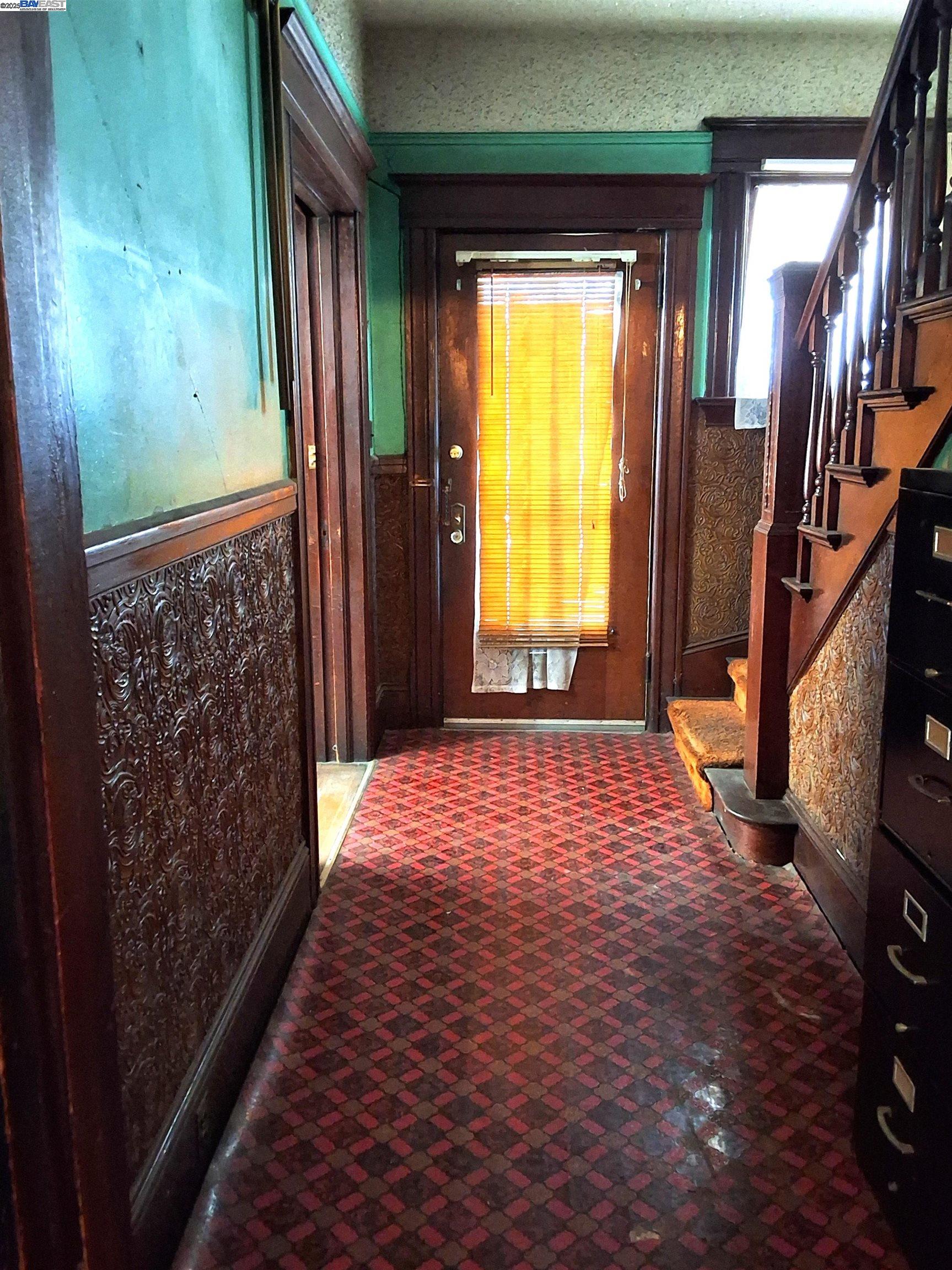 Detail Gallery Image 4 of 46 For 3020 E 19th St, Oakland,  CA 94601 - – Beds | – Baths