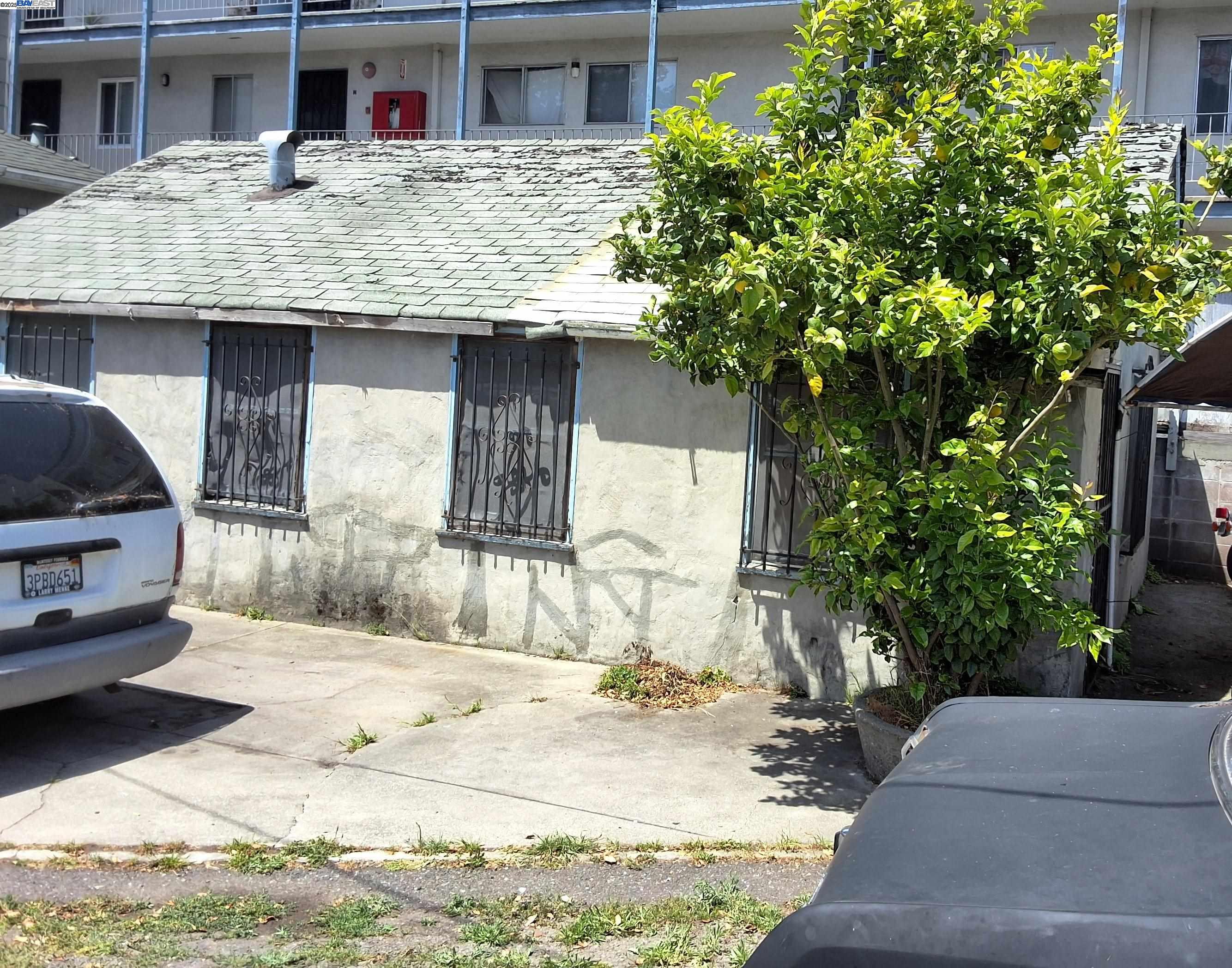 Detail Gallery Image 32 of 46 For 3020 E 19th St, Oakland,  CA 94601 - – Beds | – Baths