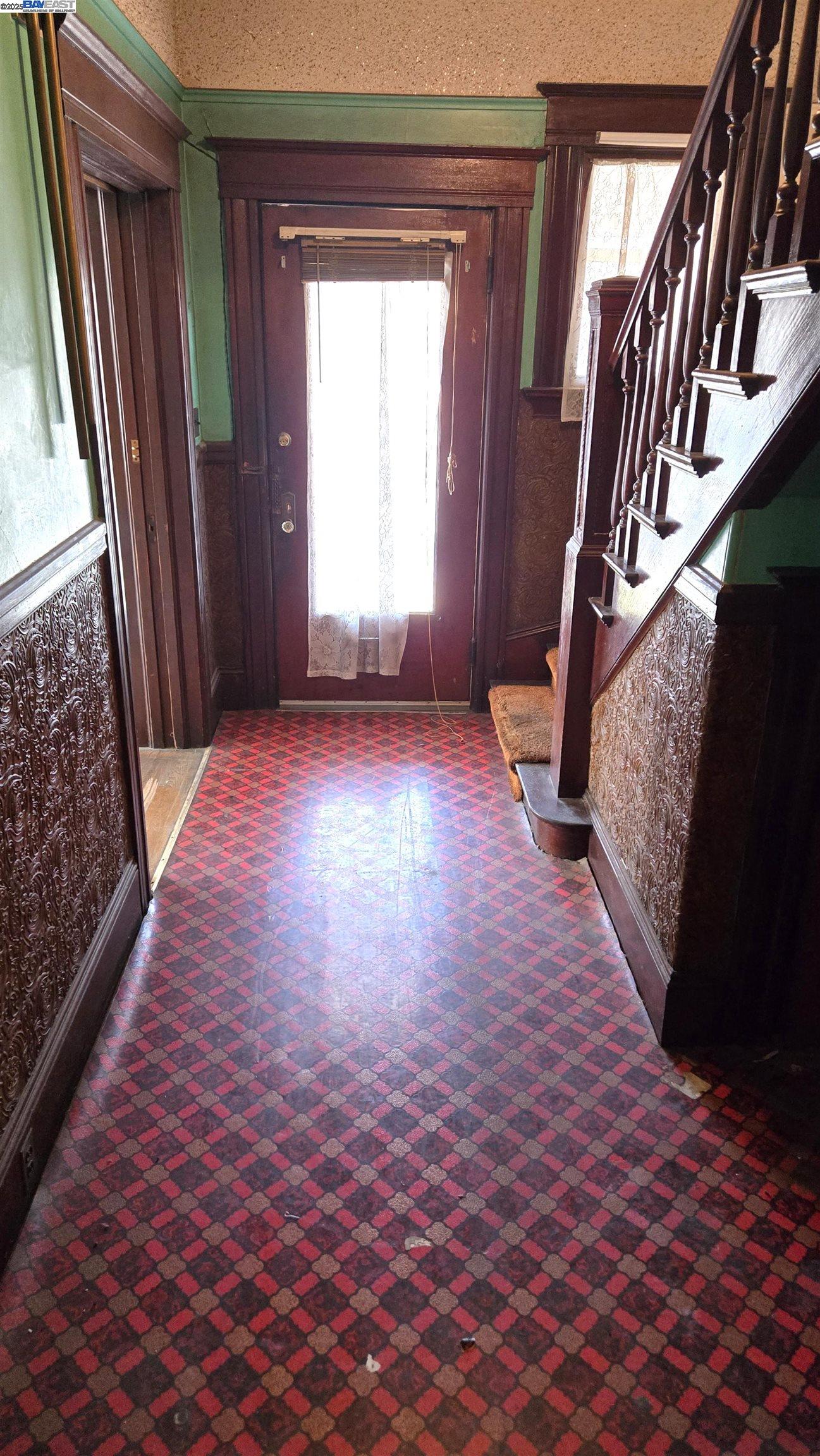 Detail Gallery Image 5 of 46 For 3020 E 19th St, Oakland,  CA 94601 - – Beds | – Baths