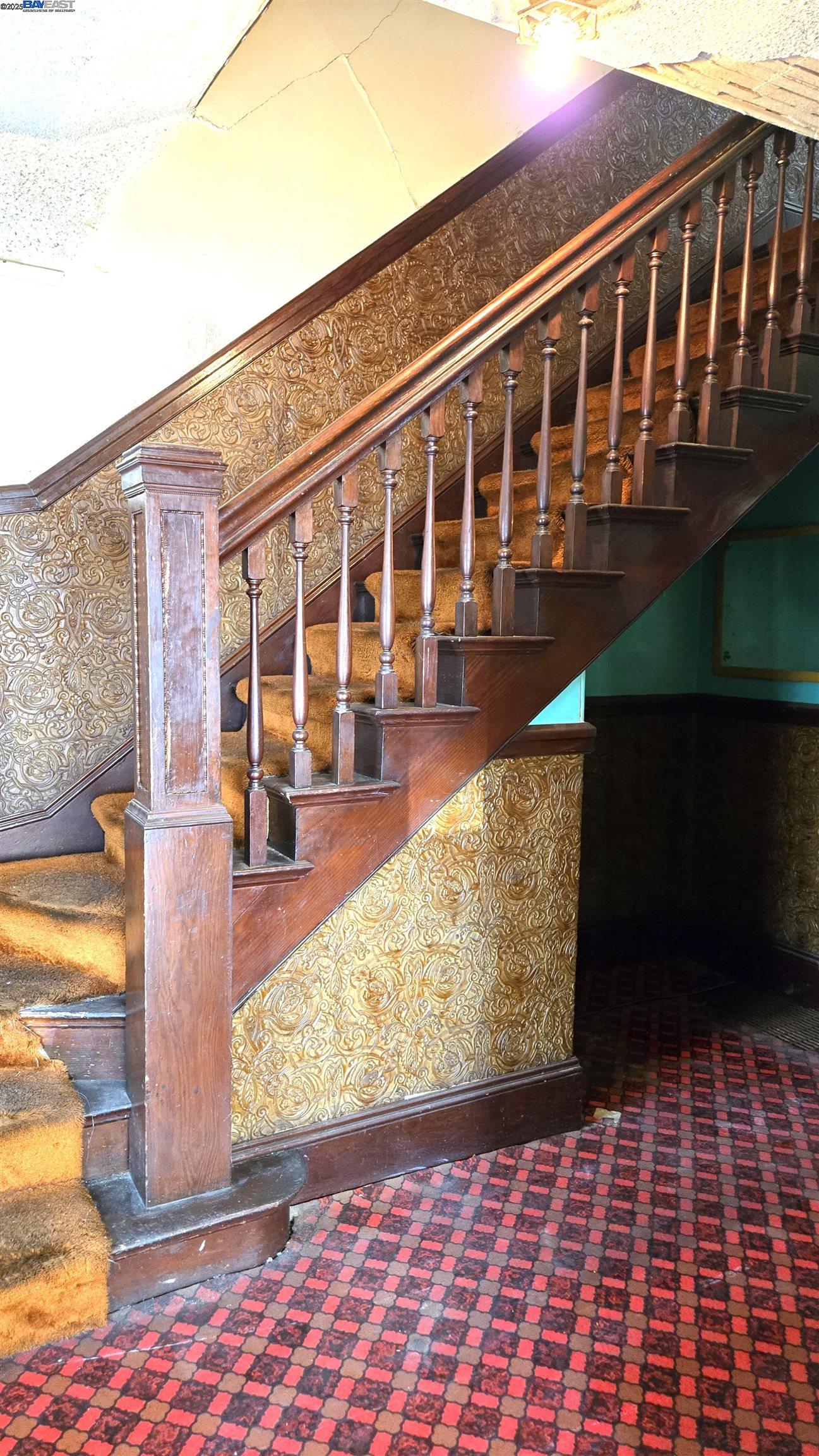 Detail Gallery Image 6 of 46 For 3020 E 19th St, Oakland,  CA 94601 - – Beds | – Baths