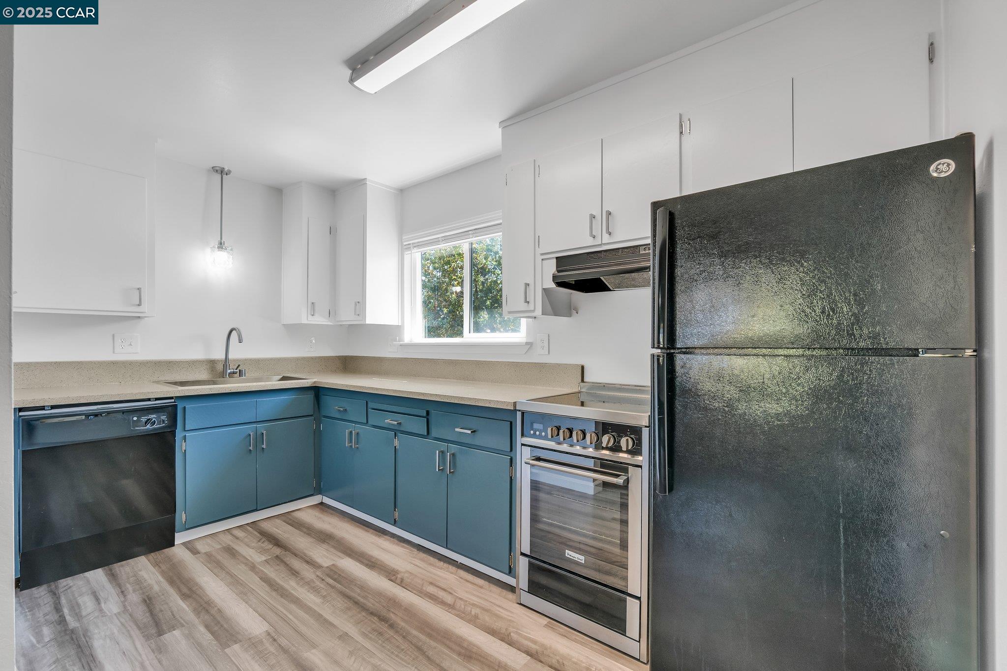 Detail Gallery Image 5 of 10 For 193 Ramona, Pittsburg,  CA 94565 - – Beds | – Baths