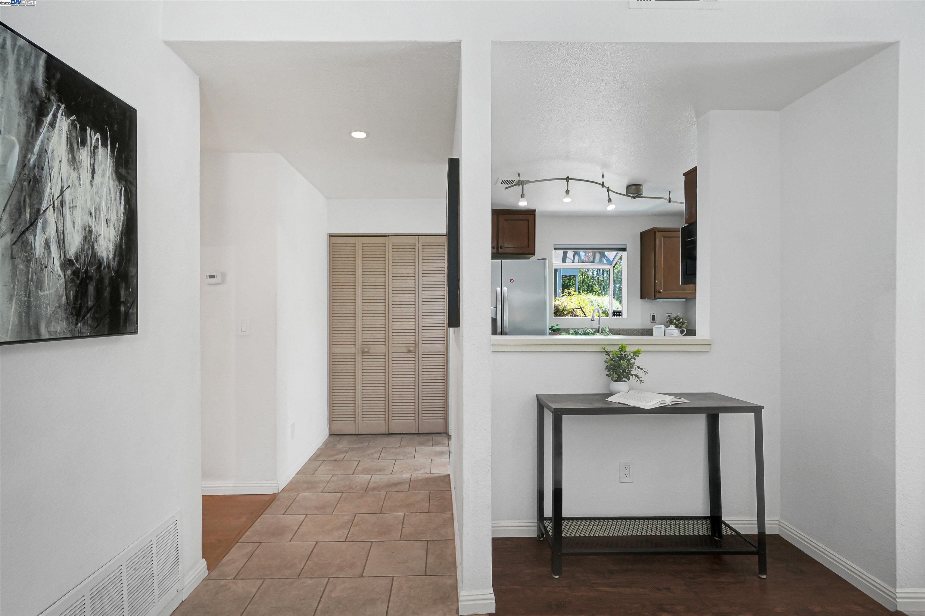 Photo #5: 41098049 Listing: Photo #5