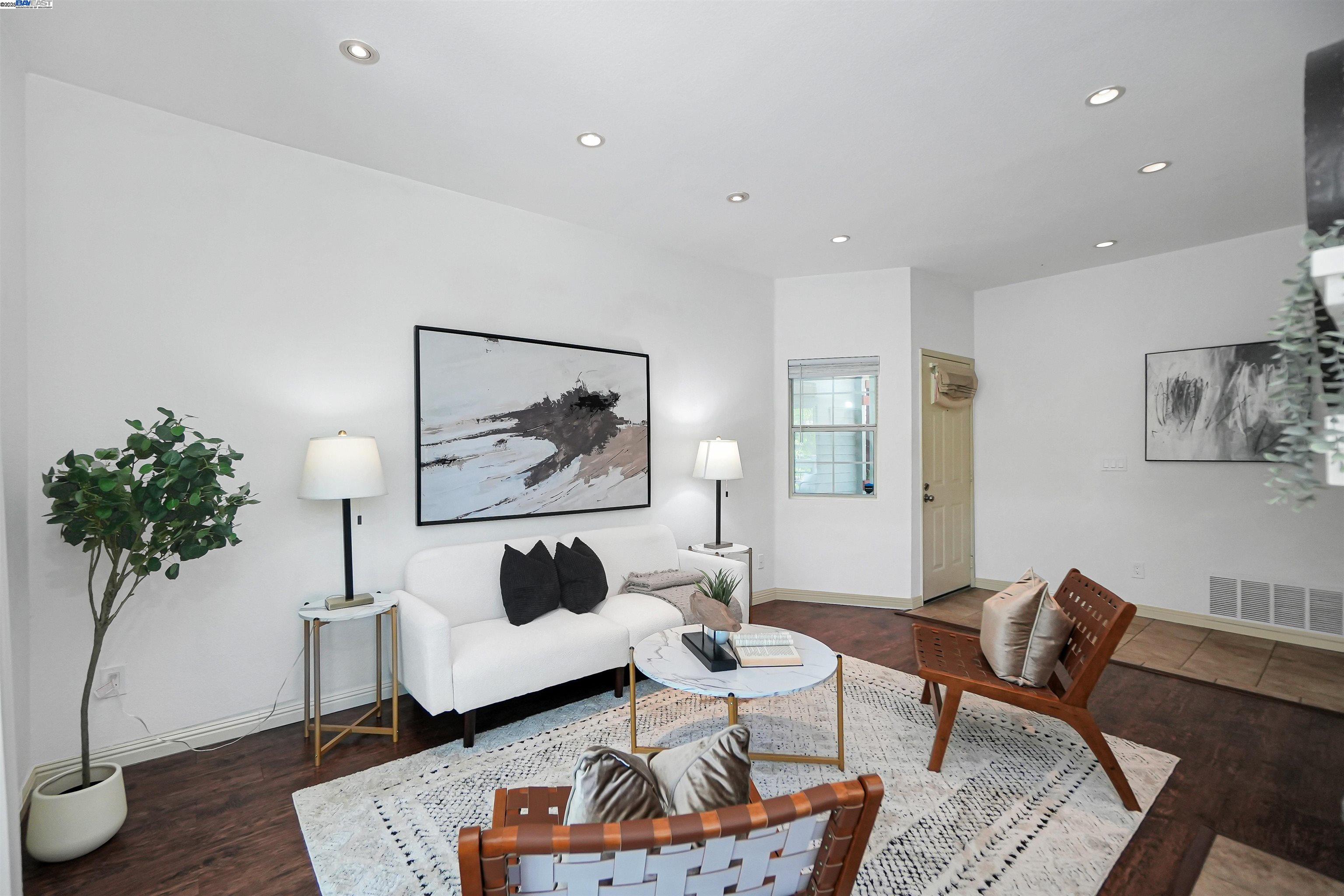 Photo #9: 41098049 Listing: Photo #9