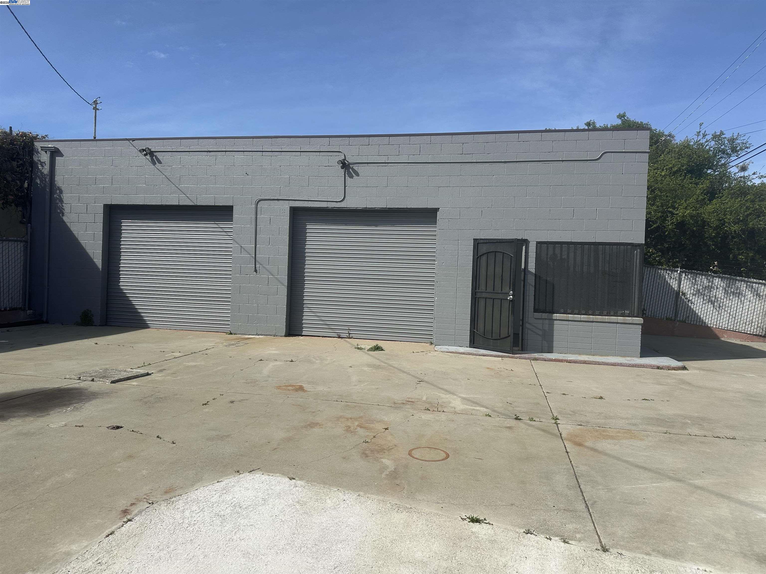Detail Gallery Image 1 of 15 For 4401 Market Street, Oakland,  CA 94619-3423 - – Beds | – Baths