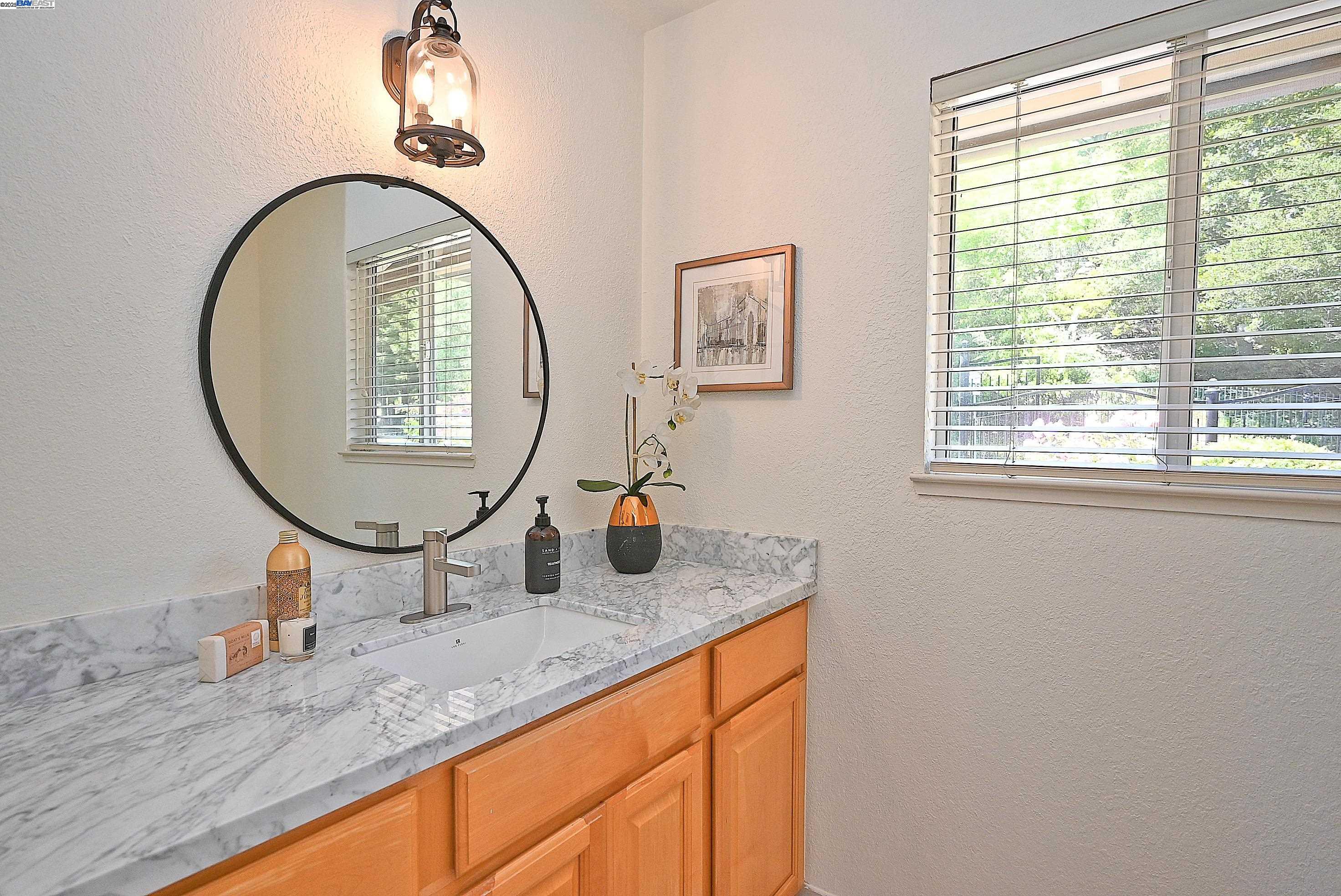 Detail Gallery Image 19 of 60 For 38 Saint Stephens Dr., Orinda,  CA 94563-1950 - 5 Beds | 3/1 Baths