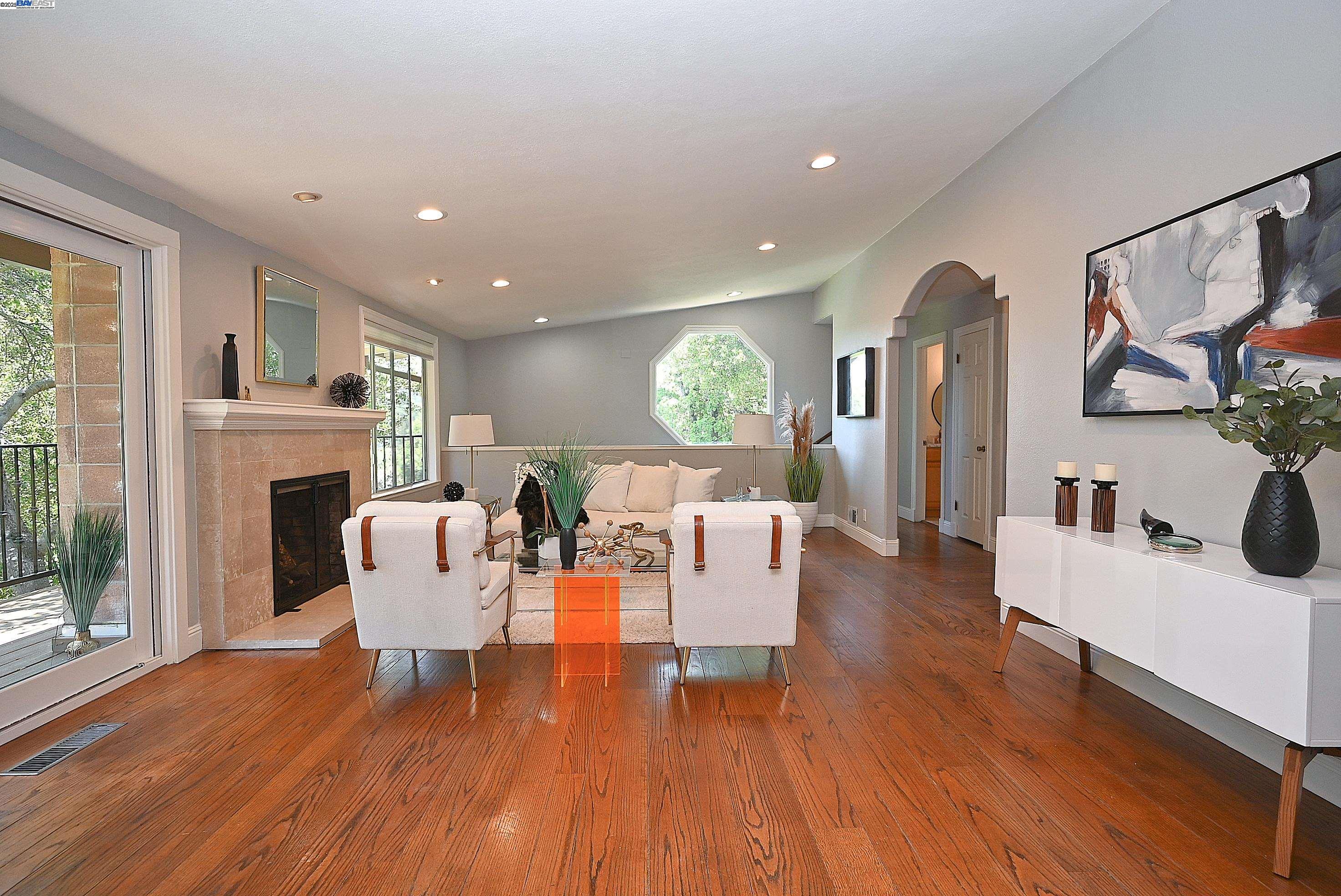 Detail Gallery Image 3 of 60 For 38 Saint Stephens Dr., Orinda,  CA 94563-1950 - 5 Beds | 3/1 Baths