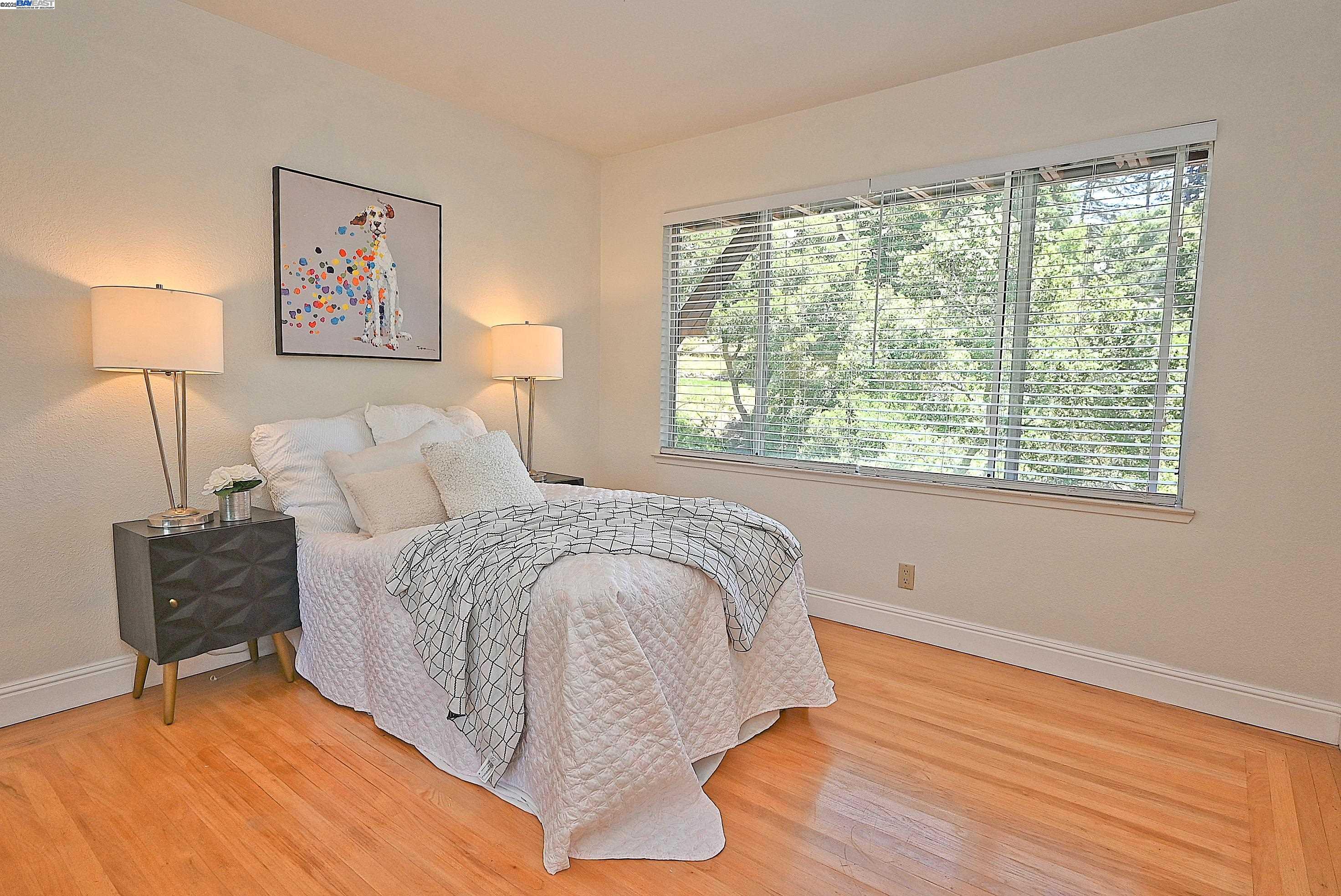 Detail Gallery Image 28 of 60 For 38 Saint Stephens Dr., Orinda,  CA 94563-1950 - 5 Beds | 3/1 Baths
