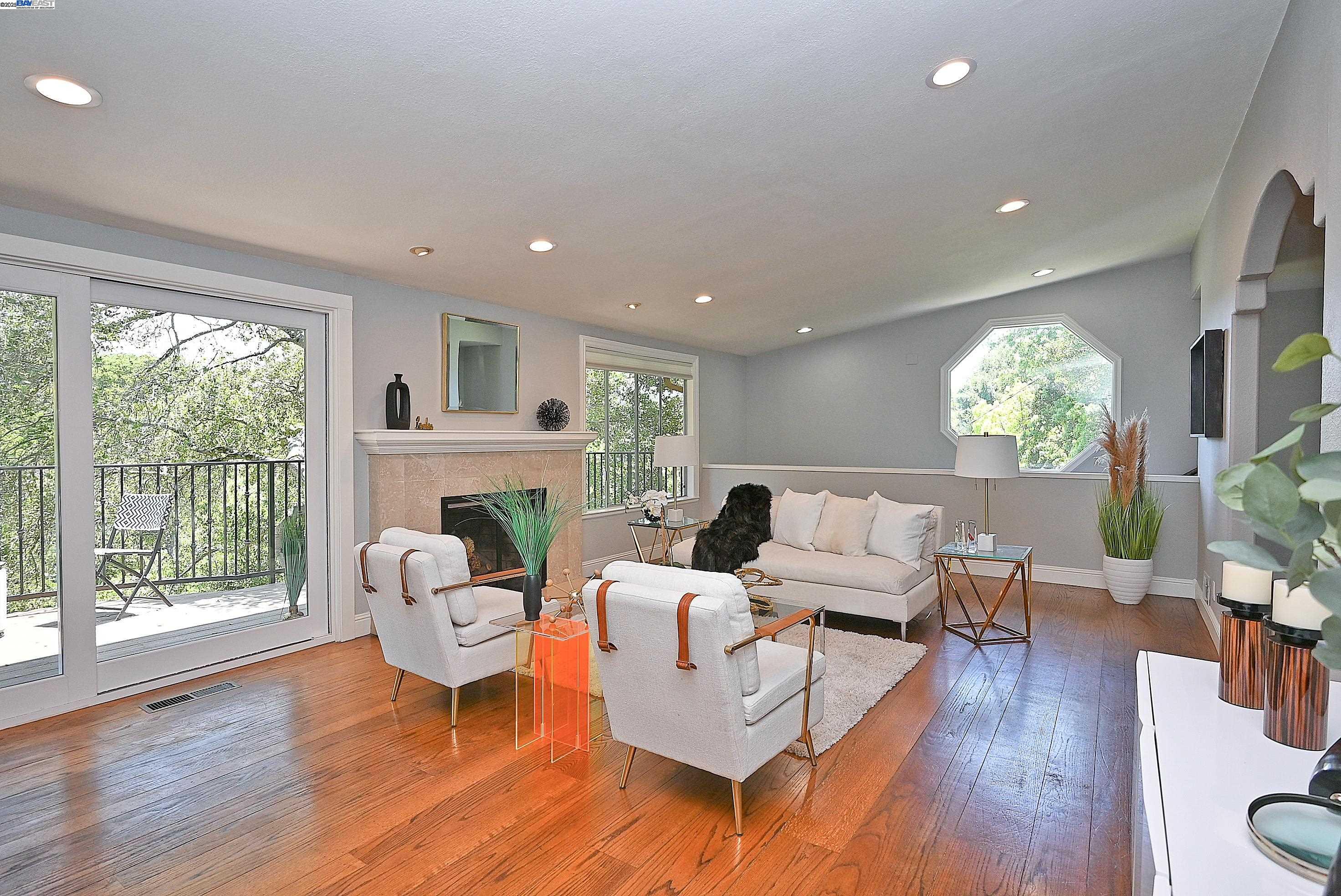 Detail Gallery Image 4 of 60 For 38 Saint Stephens Dr., Orinda,  CA 94563-1950 - 5 Beds | 3/1 Baths