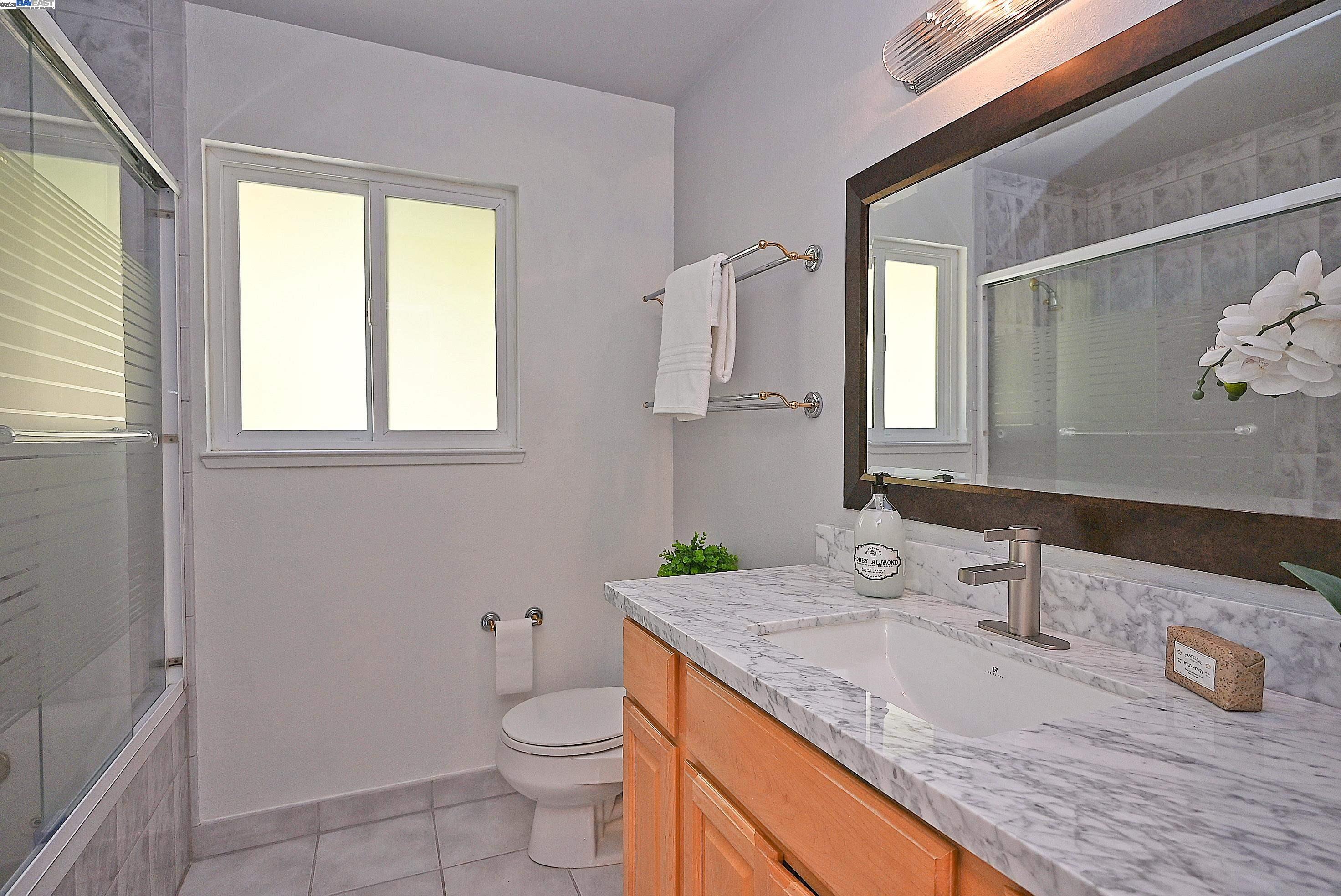 Detail Gallery Image 31 of 60 For 38 Saint Stephens Dr., Orinda,  CA 94563-1950 - 5 Beds | 3/1 Baths