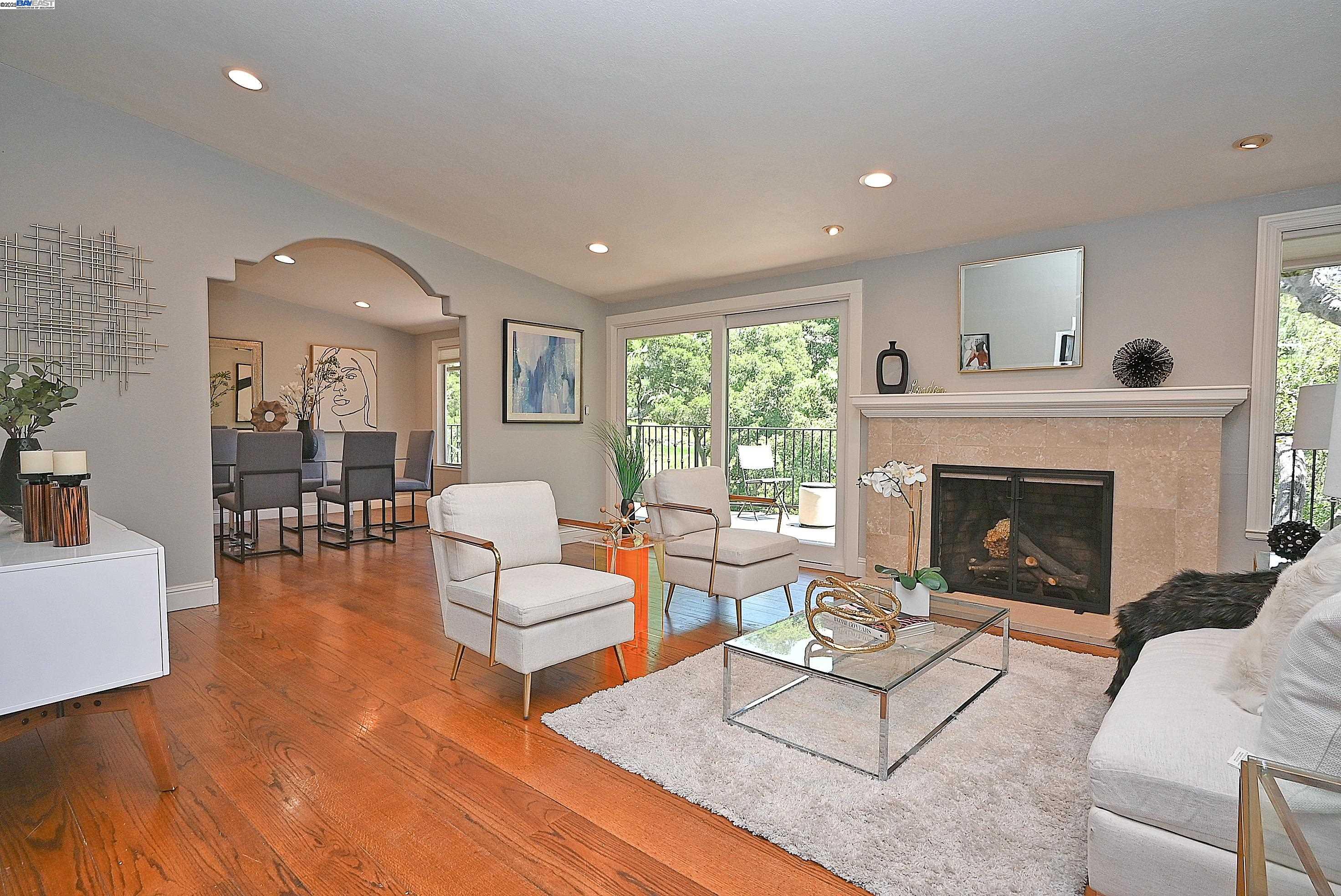 Detail Gallery Image 5 of 60 For 38 Saint Stephens Dr., Orinda,  CA 94563-1950 - 5 Beds | 3/1 Baths