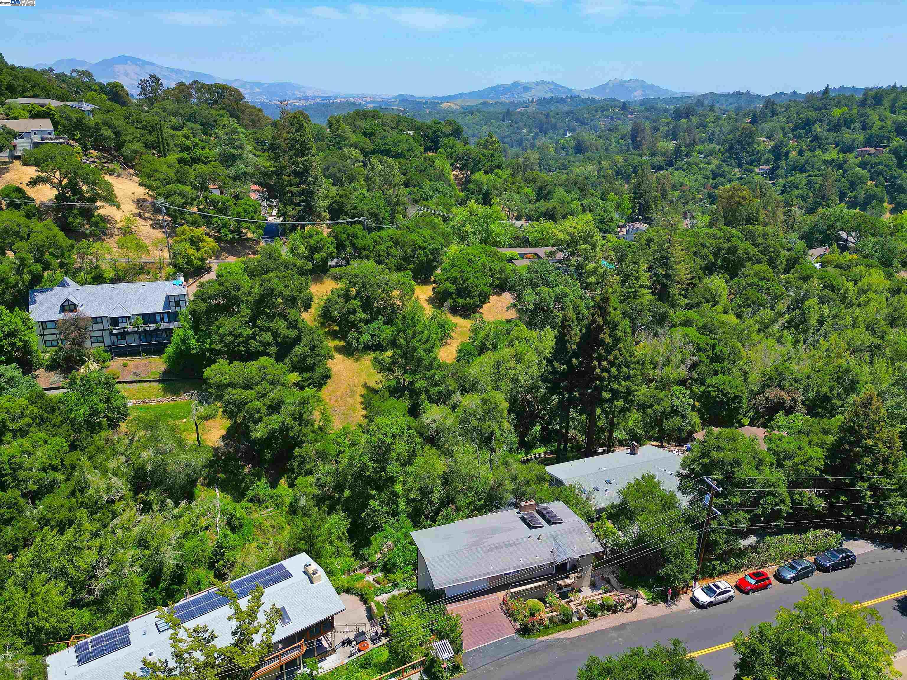 Detail Gallery Image 49 of 60 For 38 Saint Stephens Dr., Orinda,  CA 94563-1950 - 5 Beds | 3/1 Baths