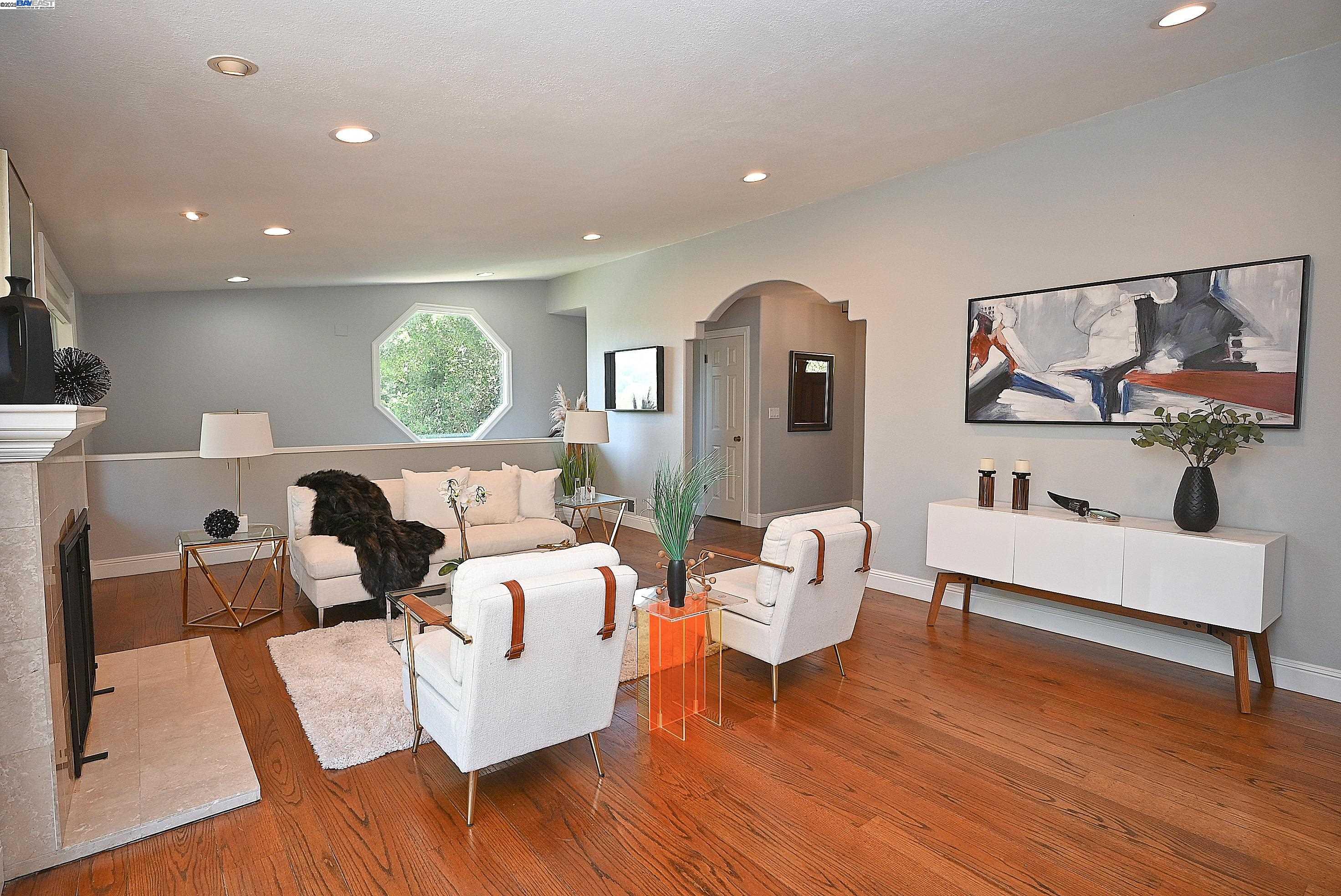 Detail Gallery Image 6 of 60 For 38 Saint Stephens Dr., Orinda,  CA 94563-1950 - 5 Beds | 3/1 Baths