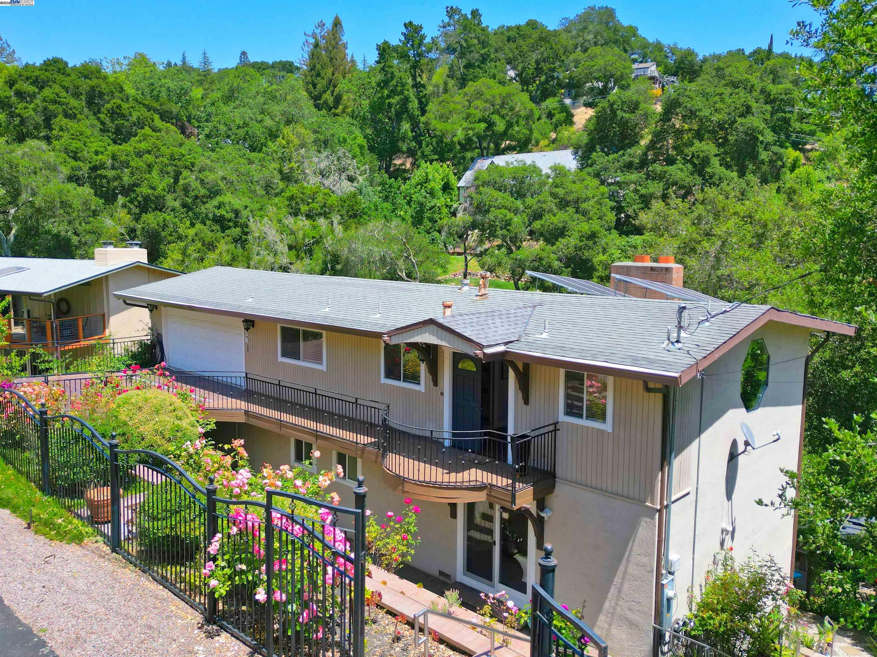 Detail Gallery Image 51 of 60 For 38 Saint Stephens Dr., Orinda,  CA 94563-1950 - 5 Beds | 3/1 Baths