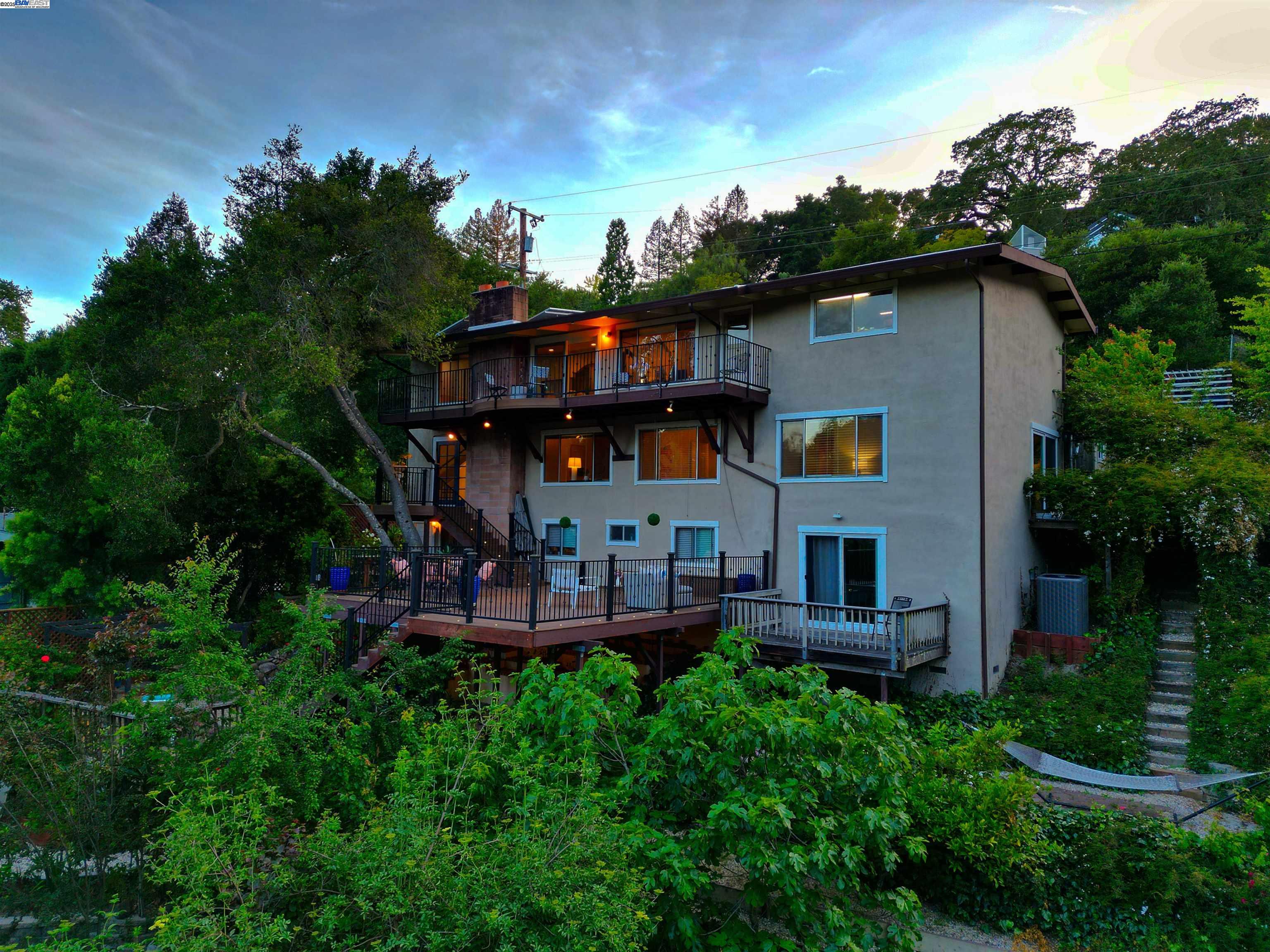 Detail Gallery Image 57 of 60 For 38 Saint Stephens Dr., Orinda,  CA 94563-1950 - 5 Beds | 3/1 Baths
