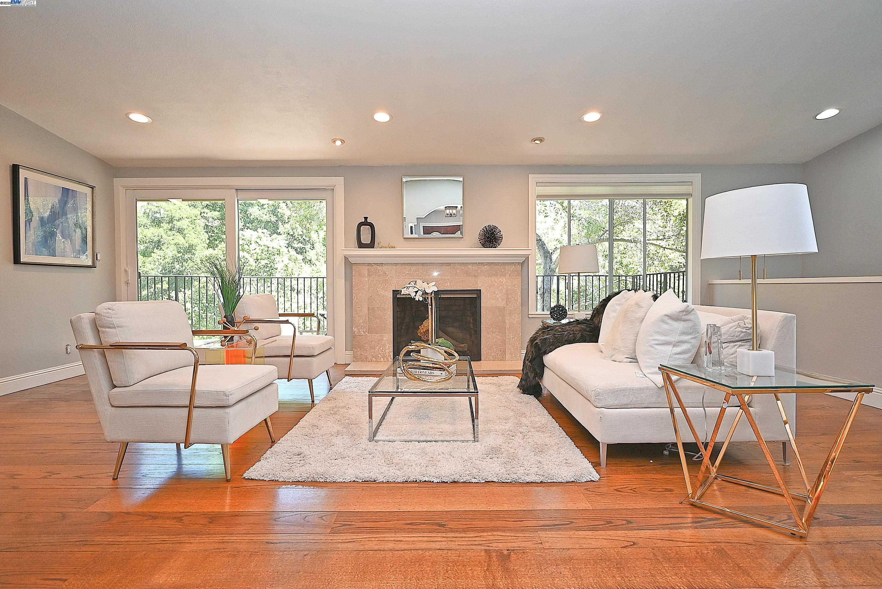 Detail Gallery Image 7 of 60 For 38 Saint Stephens Dr., Orinda,  CA 94563-1950 - 5 Beds | 3/1 Baths