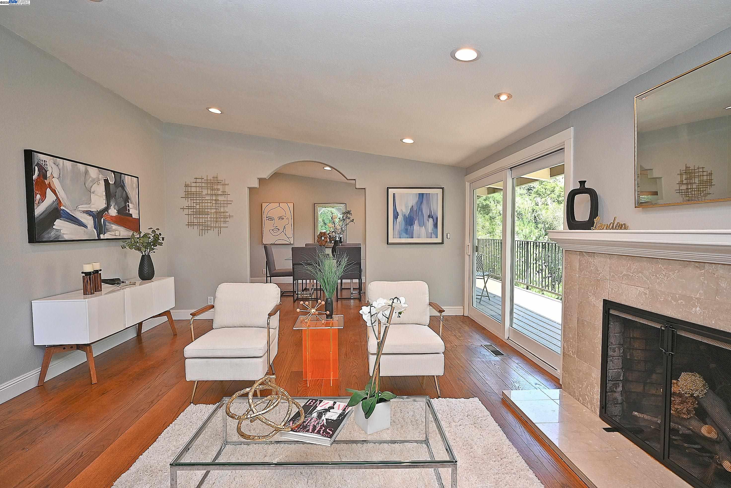 Detail Gallery Image 8 of 60 For 38 Saint Stephens Dr., Orinda,  CA 94563-1950 - 5 Beds | 3/1 Baths