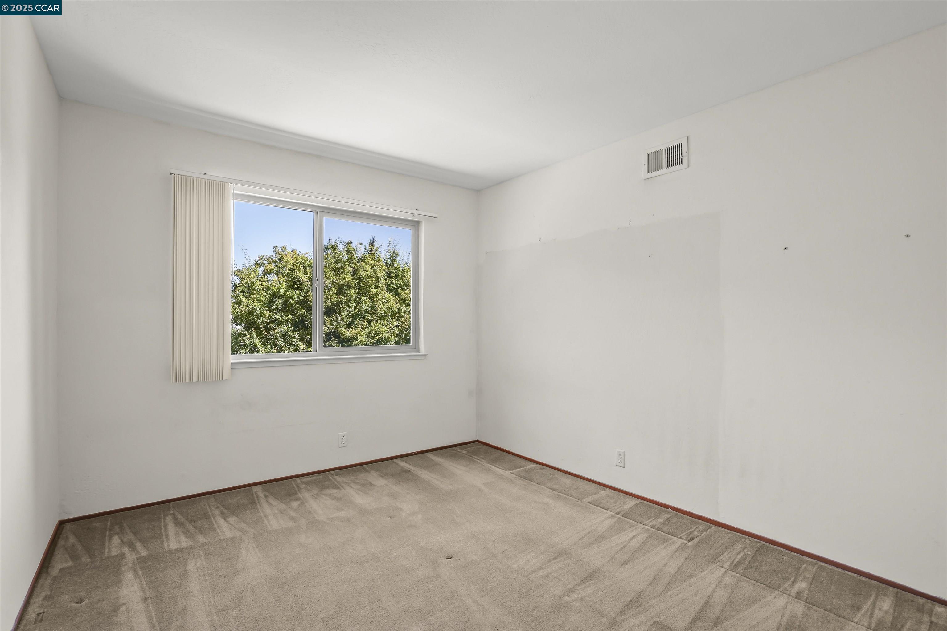 Detail Gallery Image 15 of 36 For 220 Daylight Pl, Danville,  CA 94526 - 5 Beds | 2/1 Baths