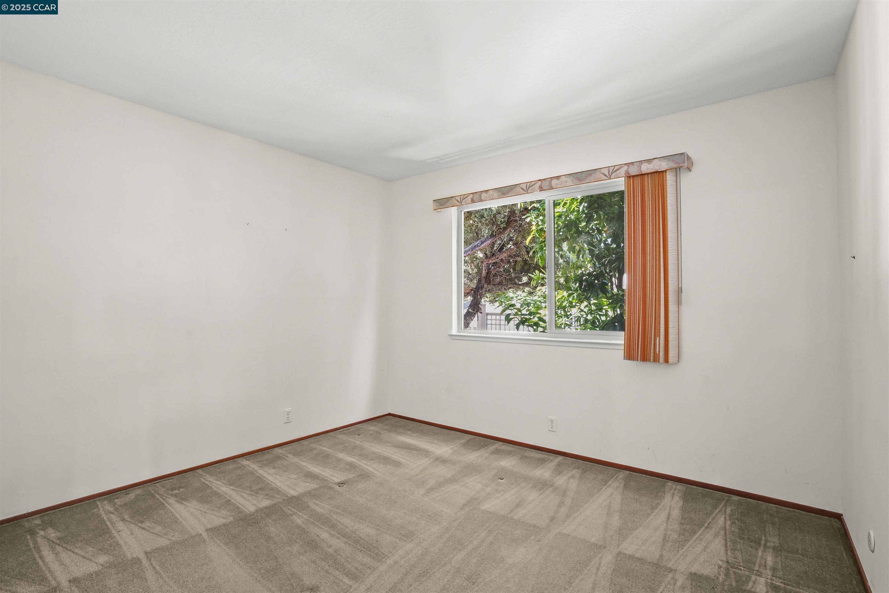 Detail Gallery Image 16 of 36 For 220 Daylight Pl, Danville,  CA 94526 - 5 Beds | 2/1 Baths