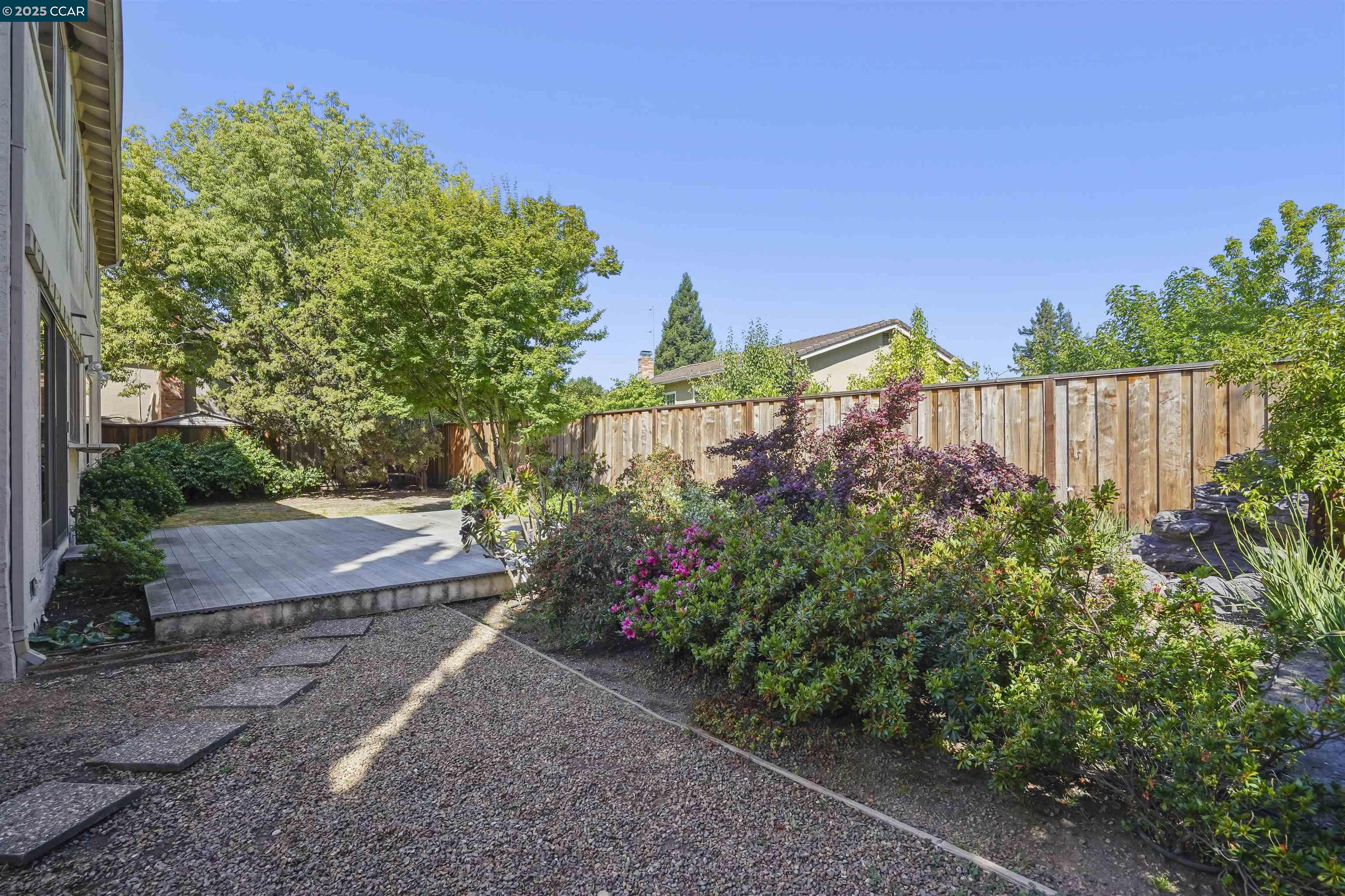 Detail Gallery Image 8 of 36 For 220 Daylight Pl, Danville,  CA 94526 - 5 Beds | 2/1 Baths