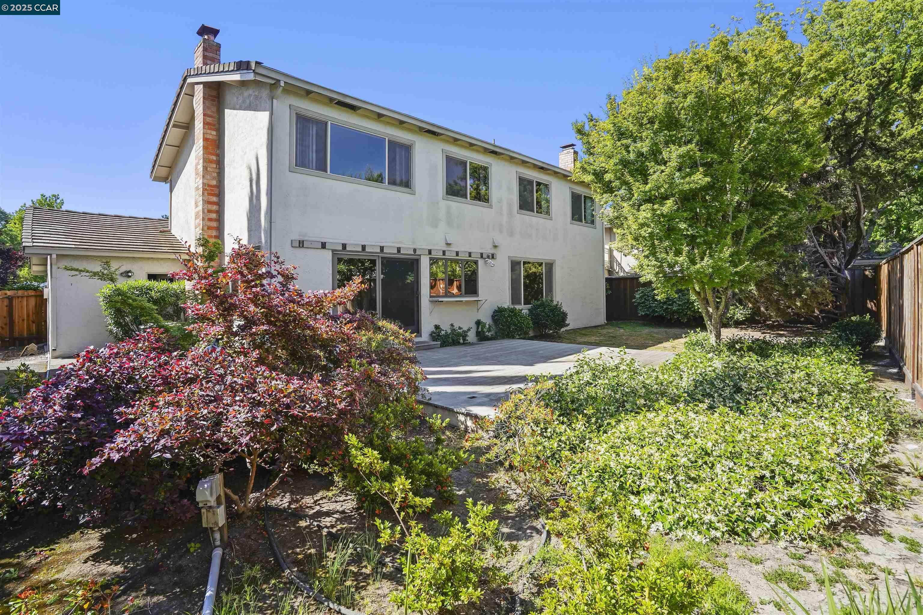 Detail Gallery Image 9 of 36 For 220 Daylight Pl, Danville,  CA 94526 - 5 Beds | 2/1 Baths