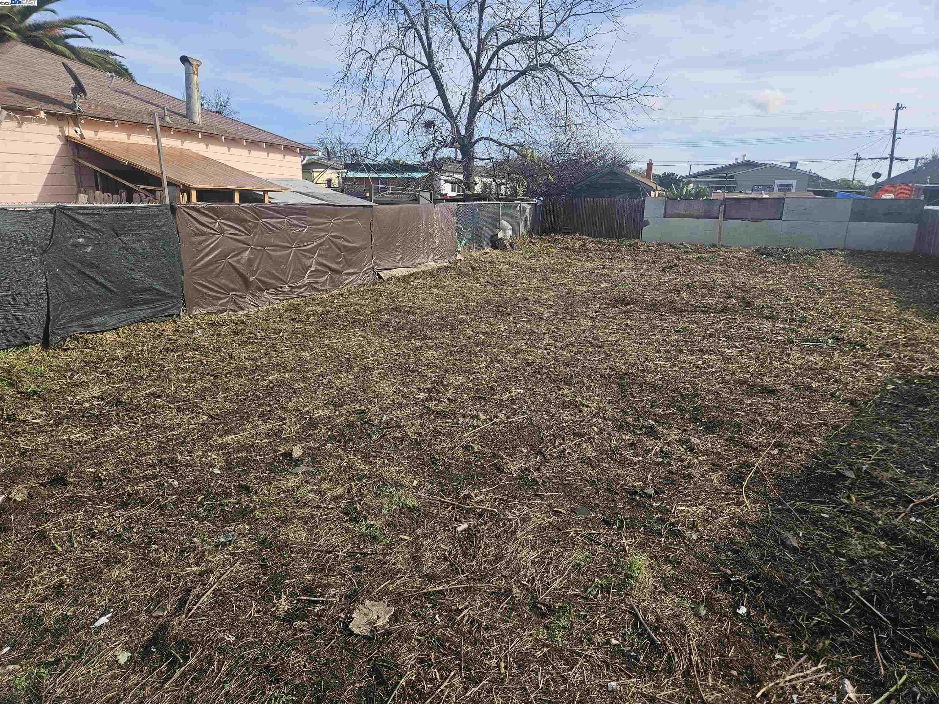 Detail Gallery Image 3 of 6 For 1020 70th Ave, Oakland,  CA 94621 - – Beds | – Baths
