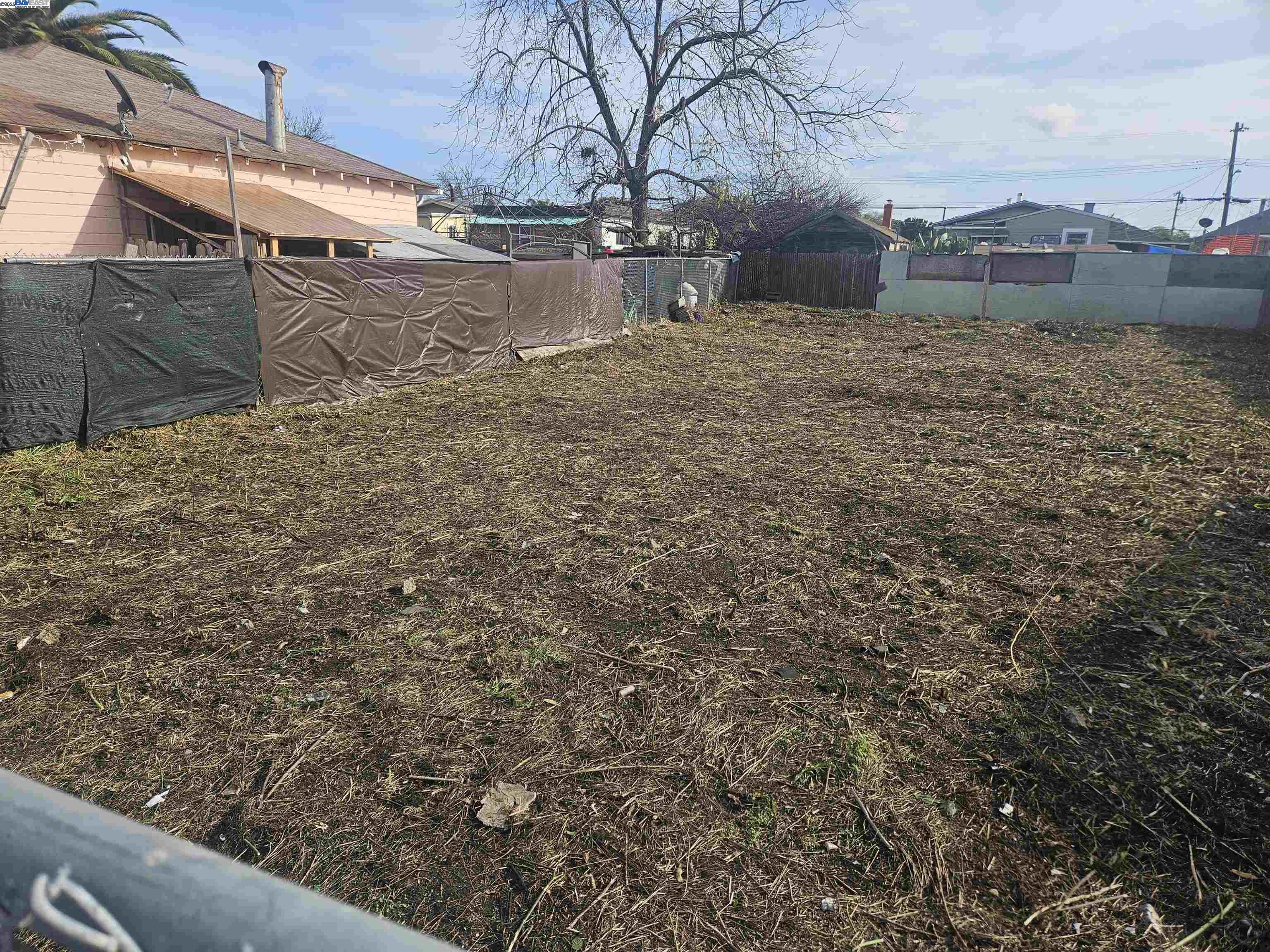 Detail Gallery Image 4 of 6 For 1020 70th Ave, Oakland,  CA 94621 - – Beds | – Baths