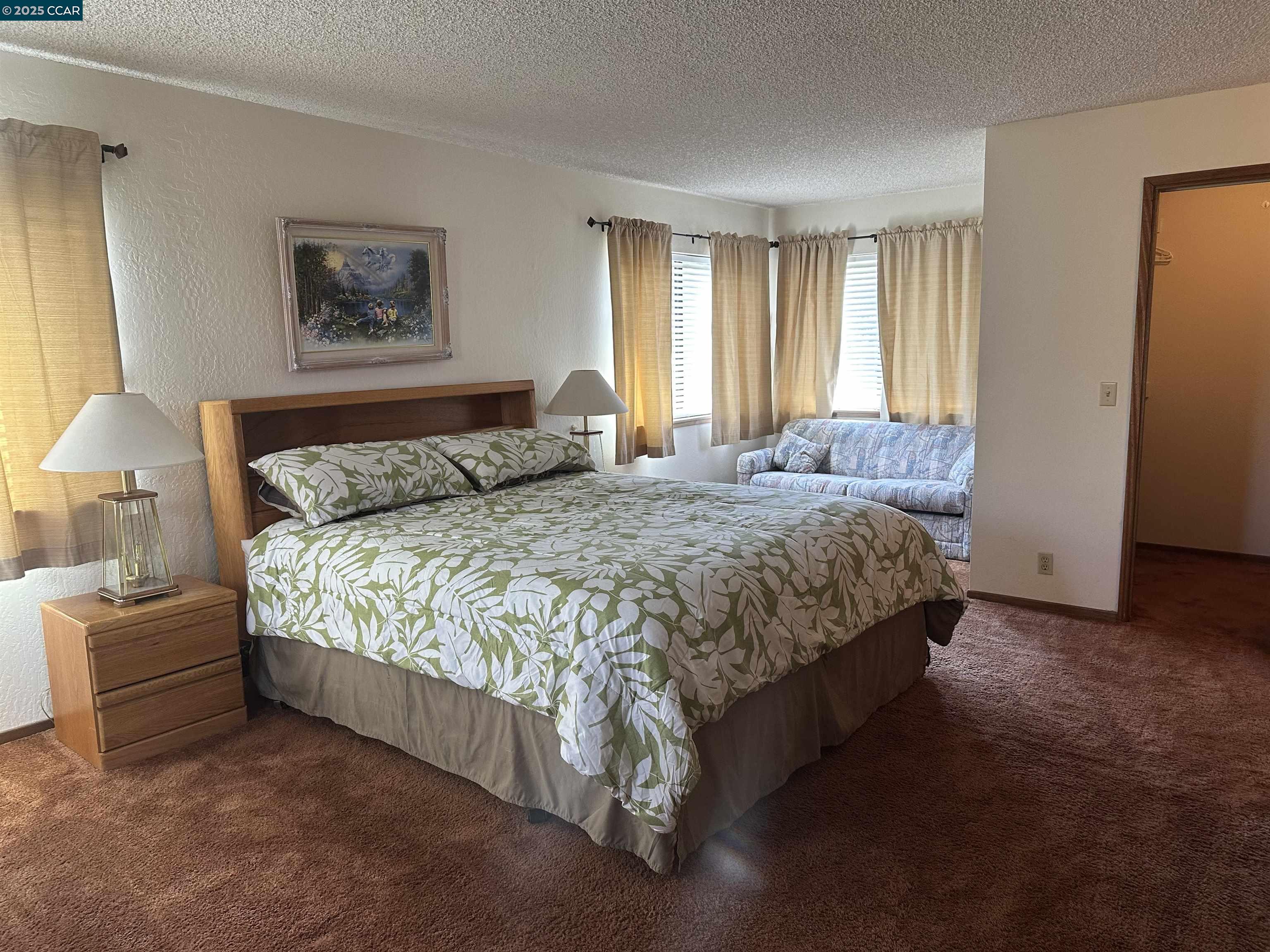 Detail Gallery Image 11 of 33 For 1975 Venice Dr, South Lake Tahoe,  CA 96150 - 4 Beds | 2/1 Baths