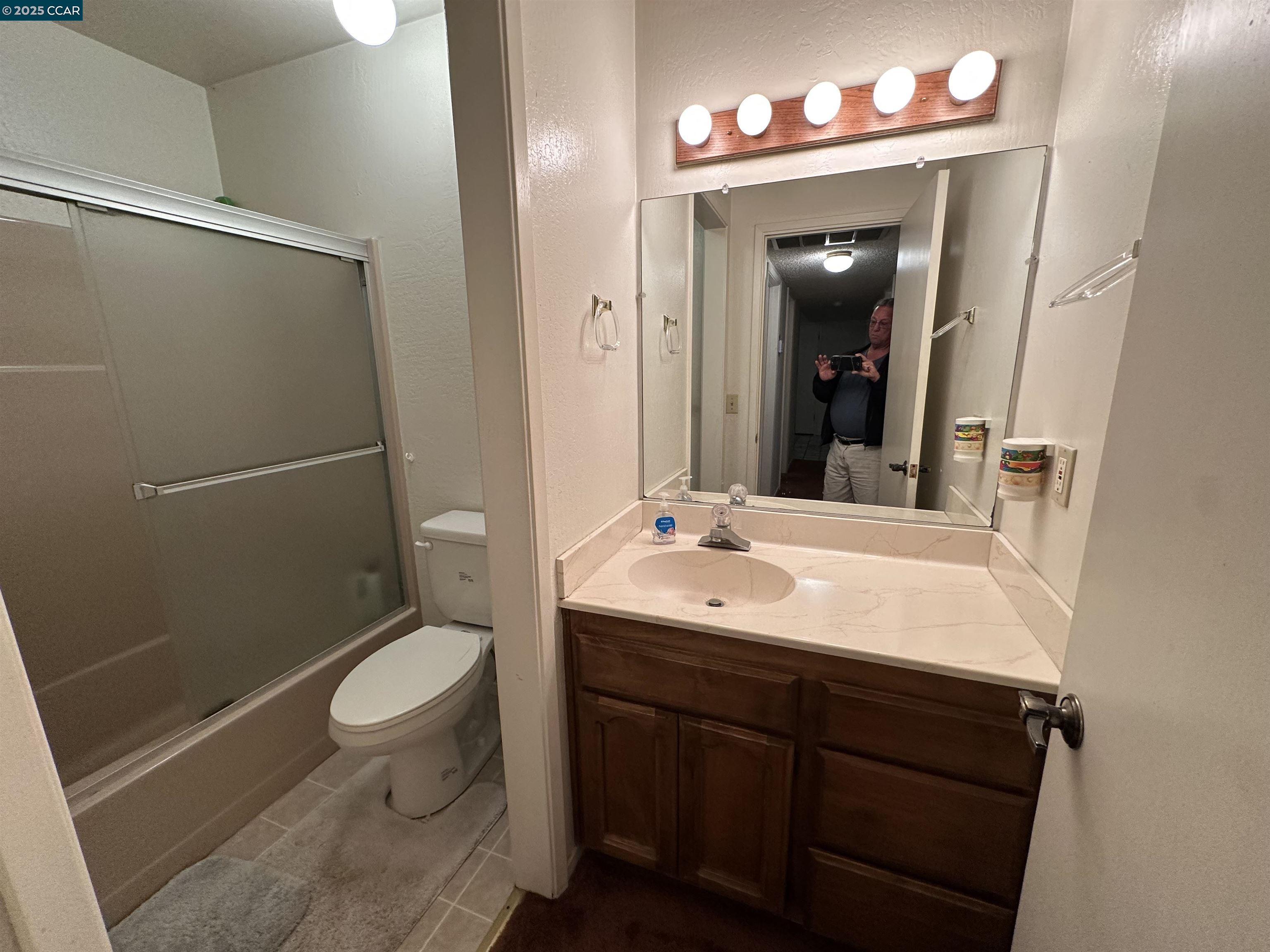 Detail Gallery Image 12 of 33 For 1975 Venice Dr, South Lake Tahoe,  CA 96150 - 4 Beds | 2/1 Baths