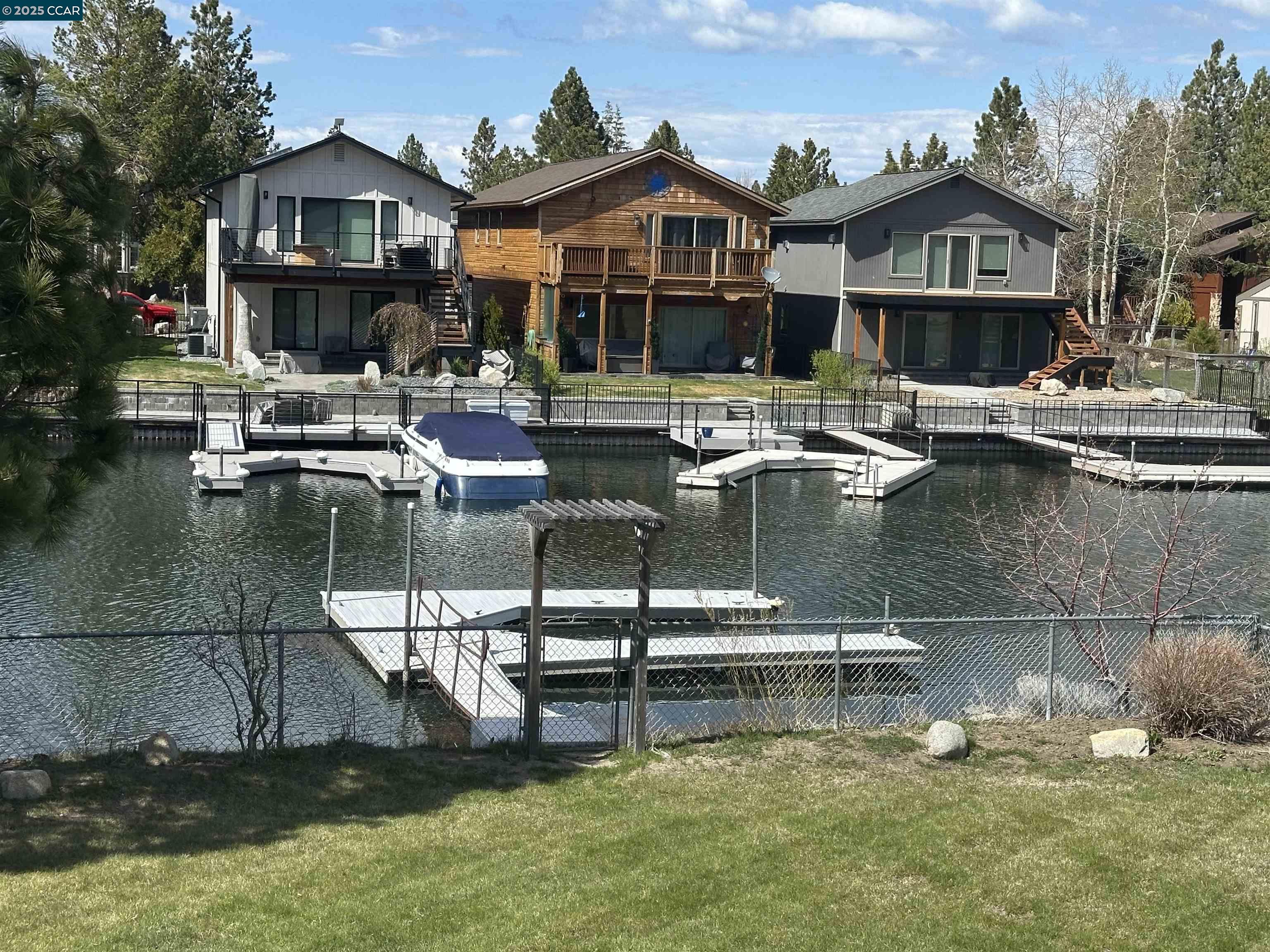 Detail Gallery Image 21 of 33 For 1975 Venice Dr, South Lake Tahoe,  CA 96150 - 4 Beds | 2/1 Baths