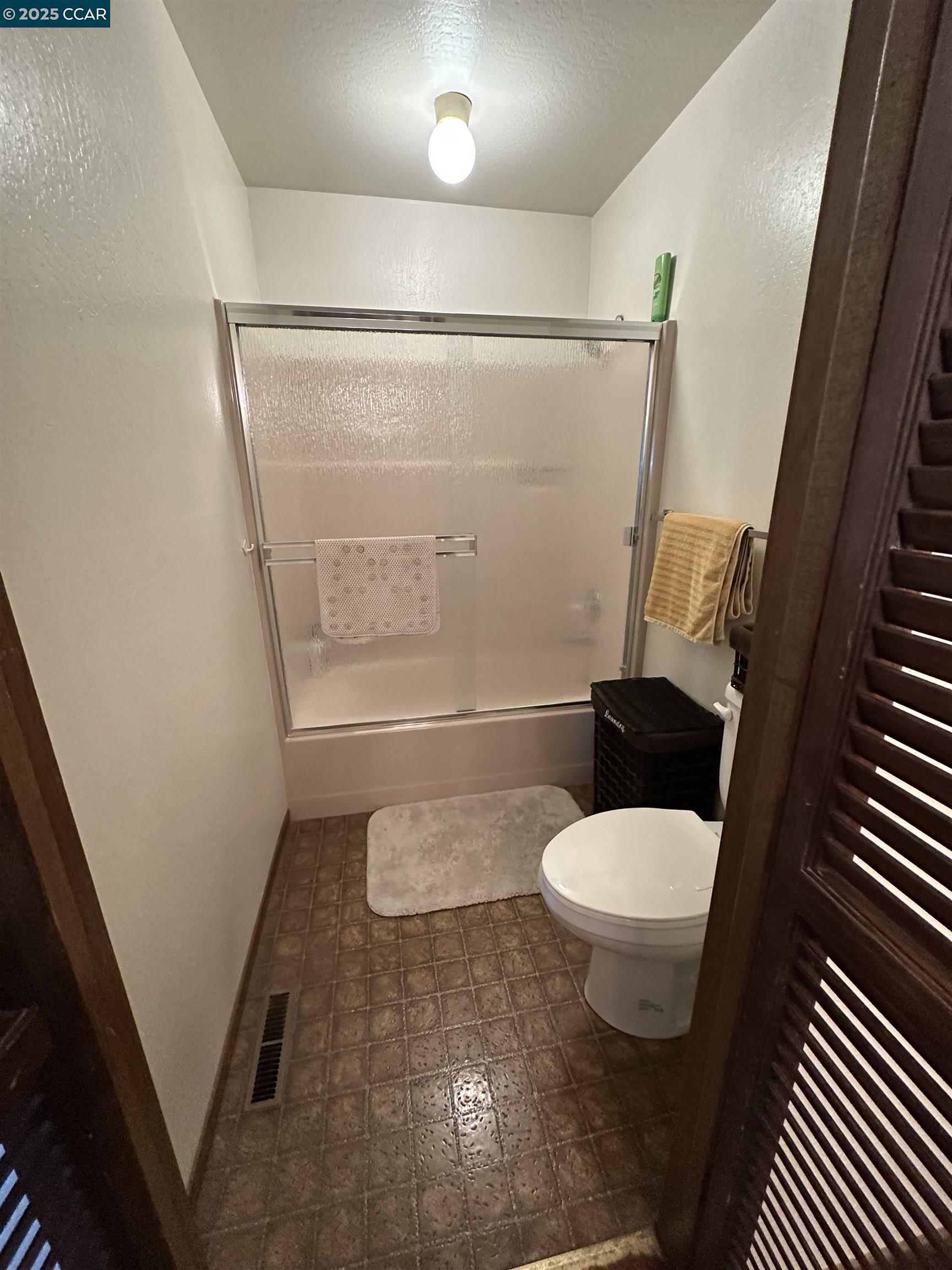 Detail Gallery Image 22 of 33 For 1975 Venice Dr, South Lake Tahoe,  CA 96150 - 4 Beds | 2/1 Baths
