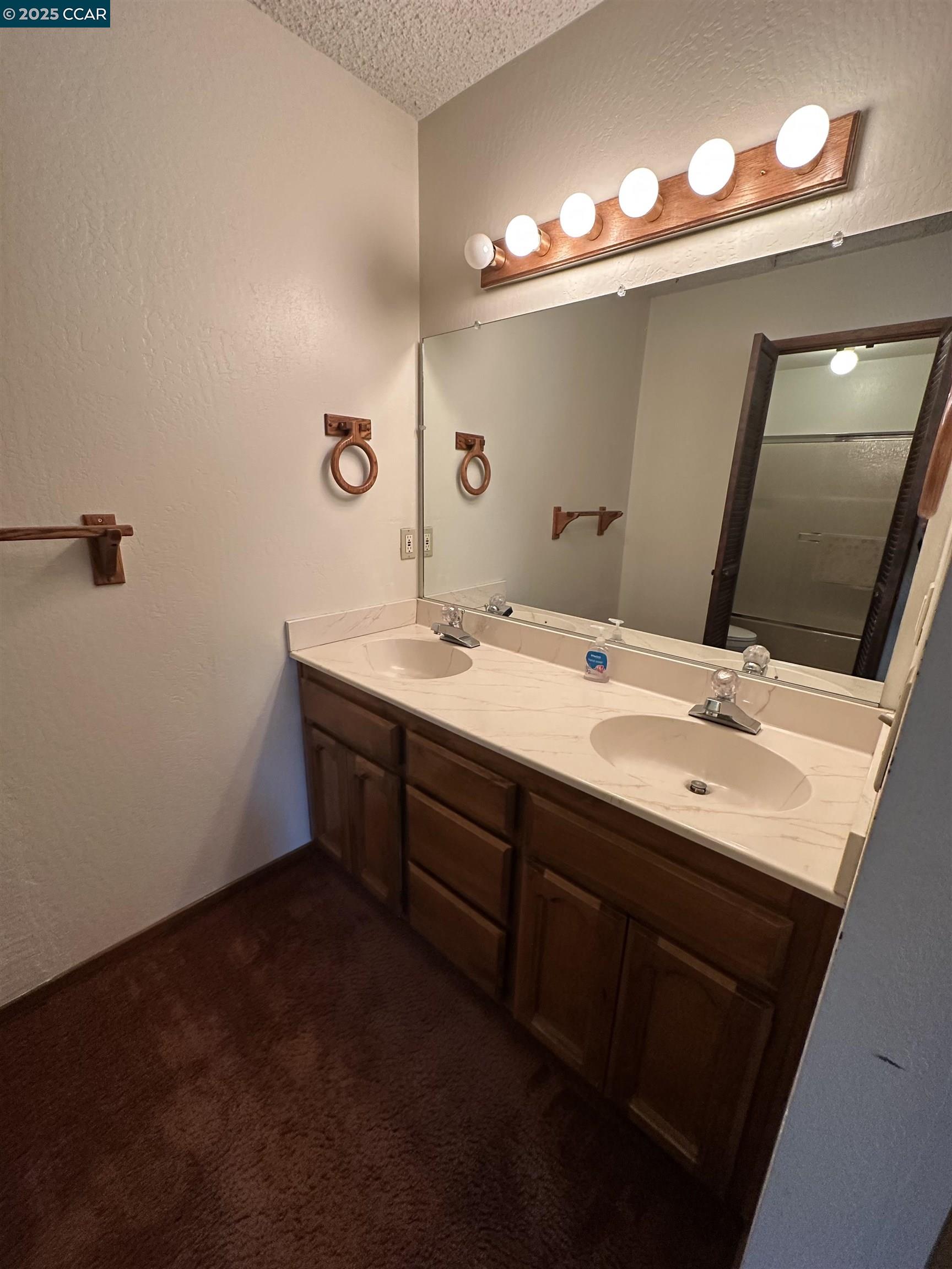 Detail Gallery Image 23 of 33 For 1975 Venice Dr, South Lake Tahoe,  CA 96150 - 4 Beds | 2/1 Baths