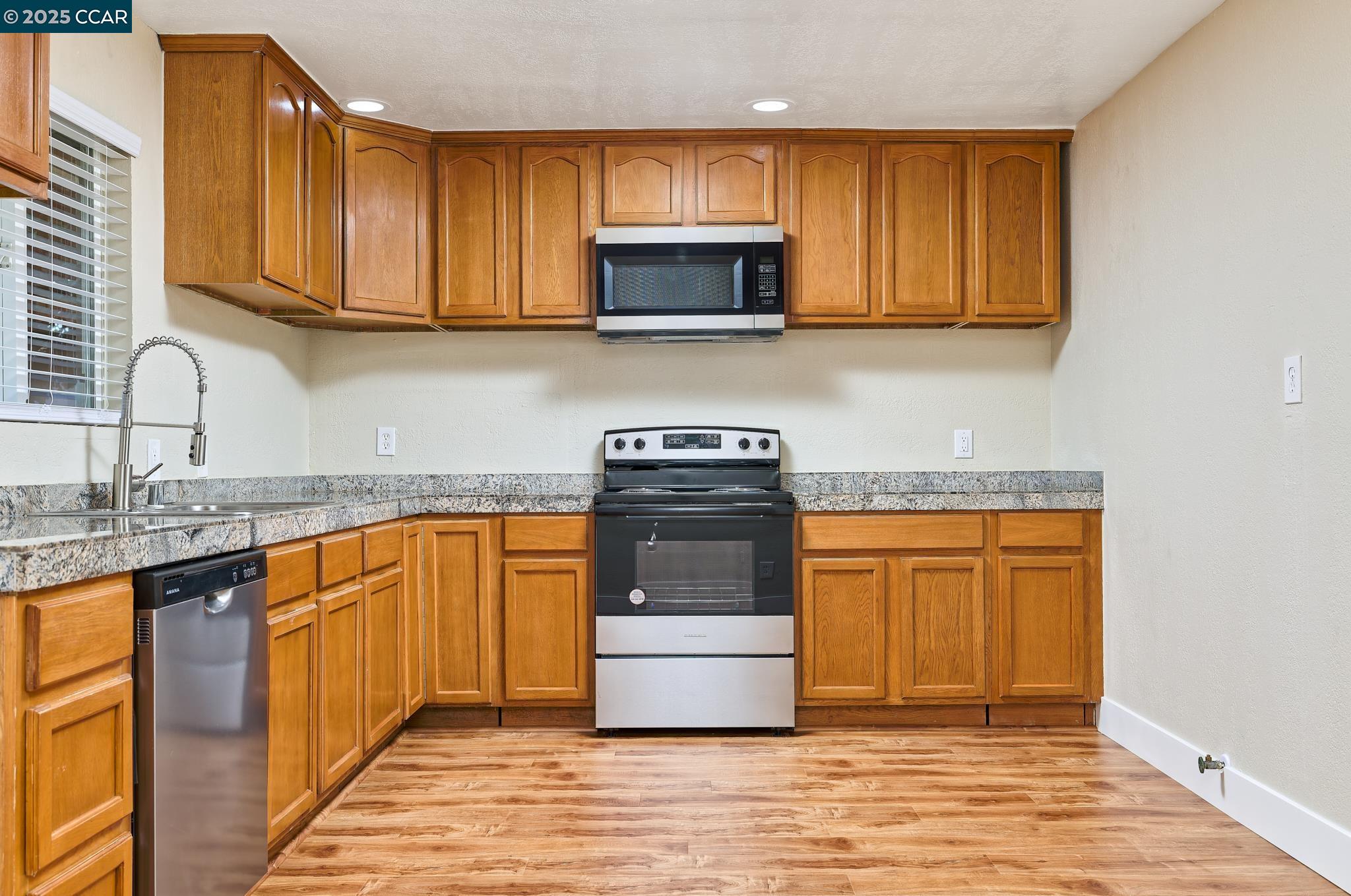 Detail Gallery Image 3 of 19 For 834 Grant St, Vallejo,  CA 94590 - 3 Beds | 2 Baths